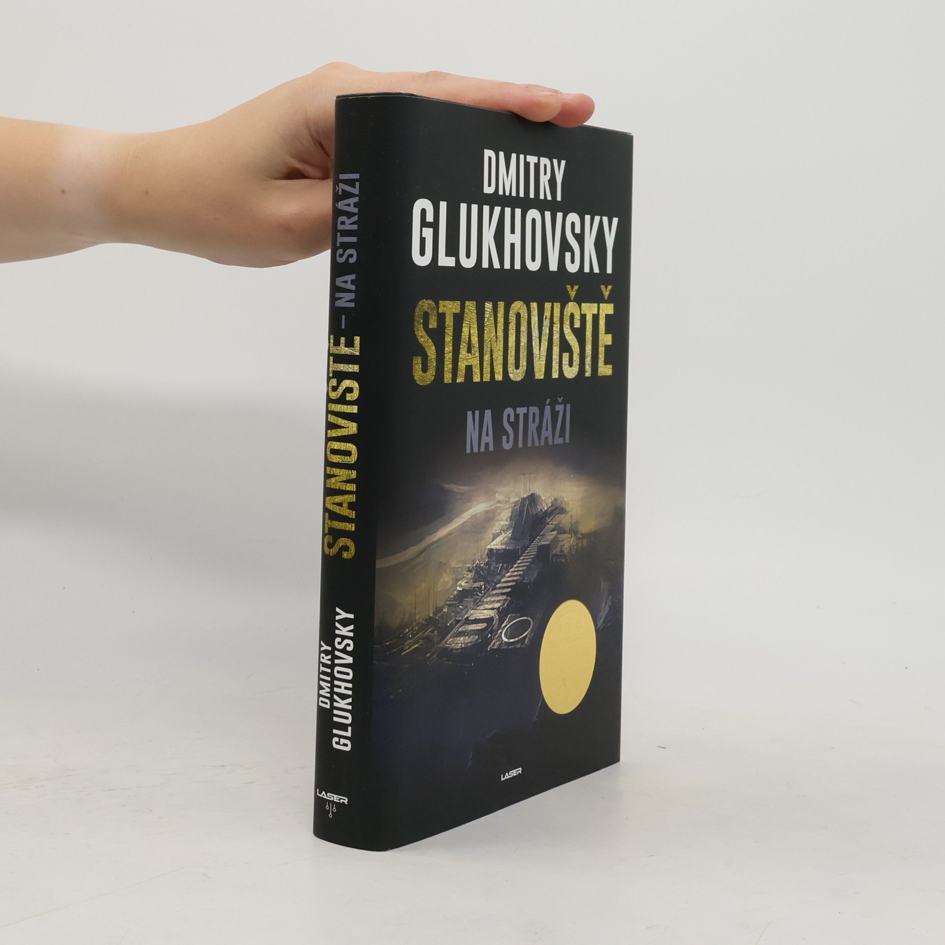 Dmitry Gluchovsky Stanoviště na stráži