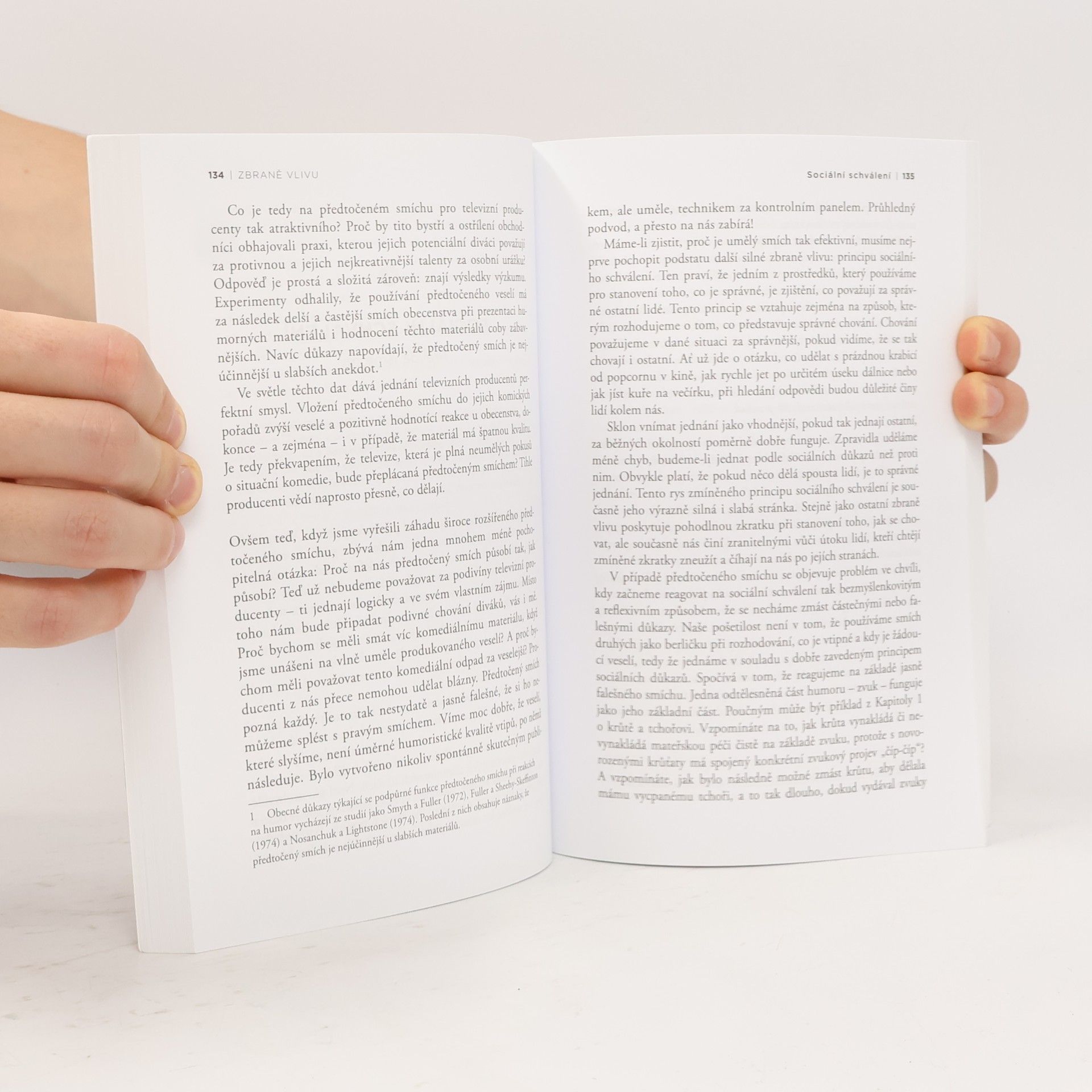 Robert Cialdini Zbraně vlivu. Manipulativní techniky a jak se jim bránit