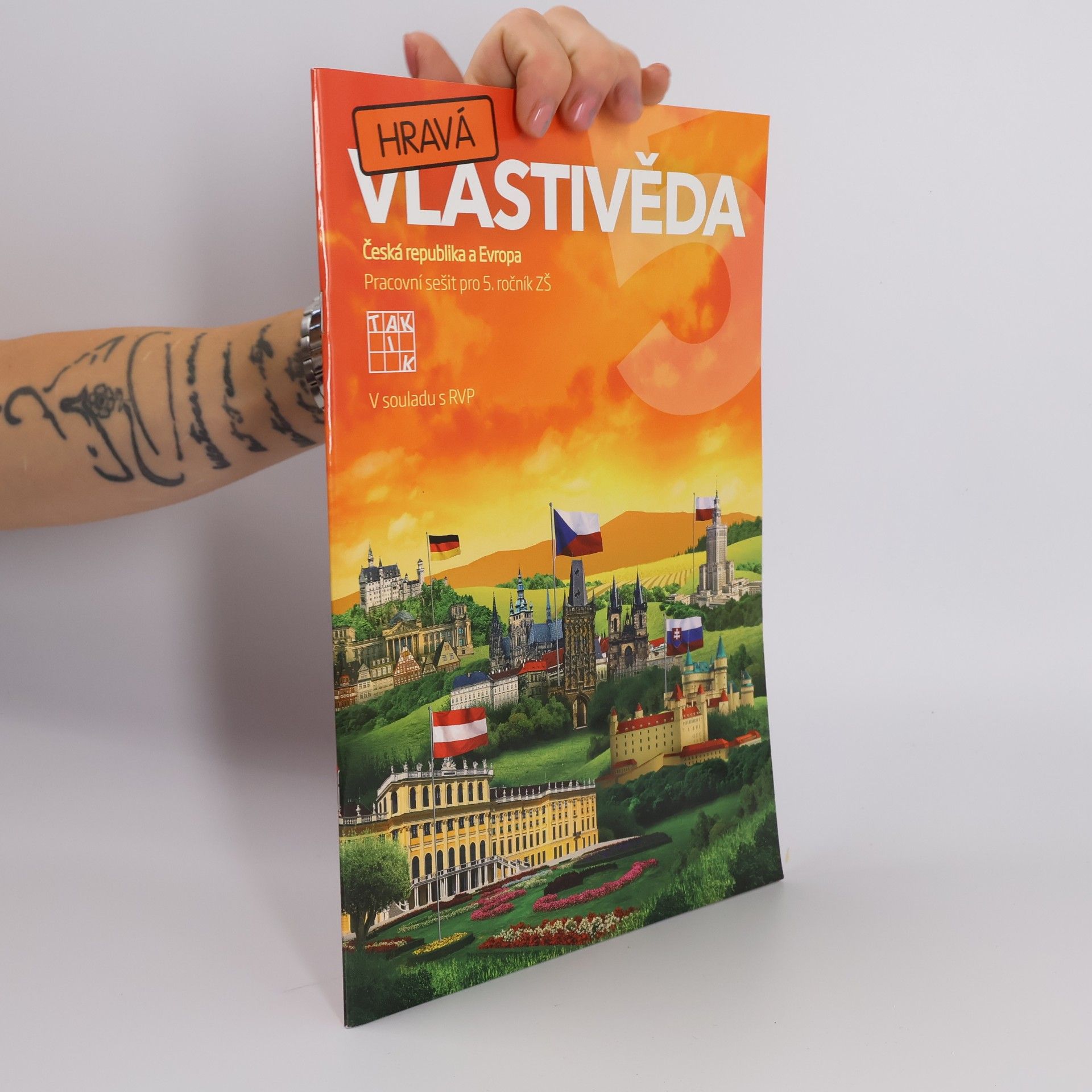 Adriena Binková Hravá vlastivěda: Česká republika a Evropa