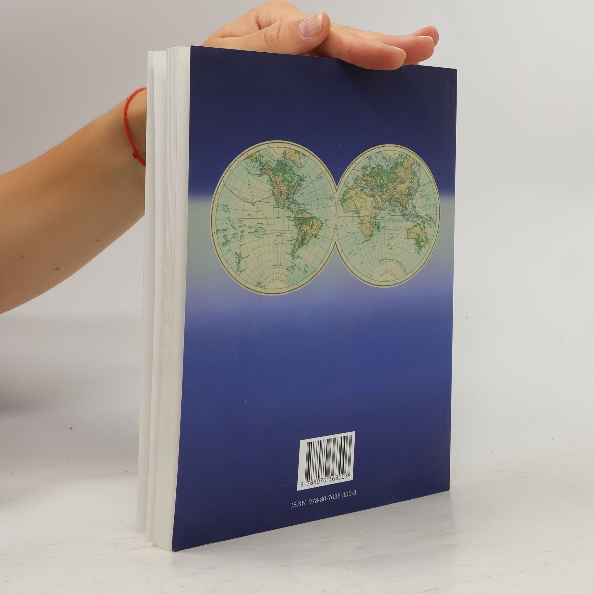 Jiřina Todorovová Kolem světa. Sbírka fotografií z cest Josefa Kořenského v Náprstkově muzeu asijských, afrických a amerických kultur