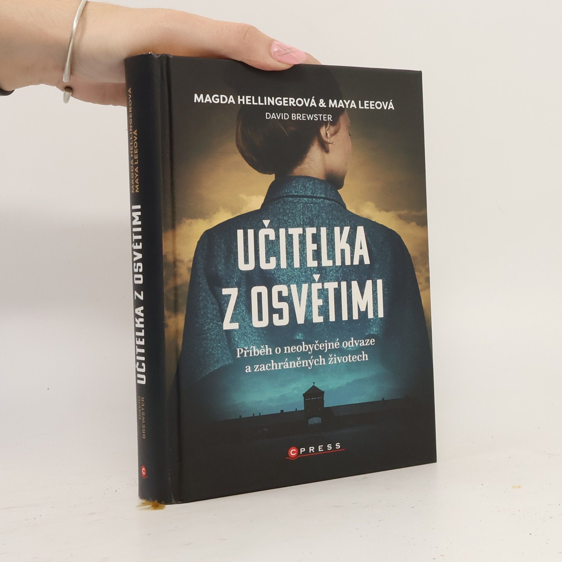Maya Lee Učitelka z Osvětimi