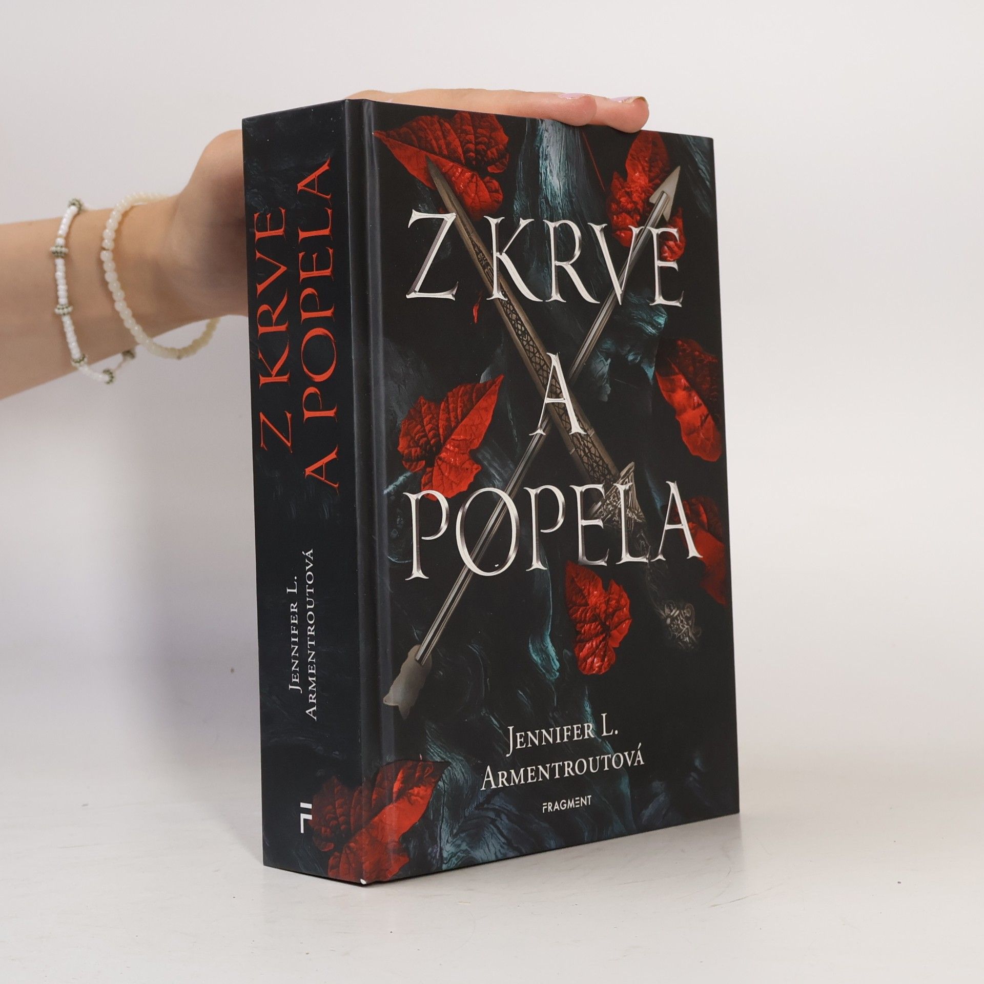 Jennifer L. Armentrout Z krve a popela