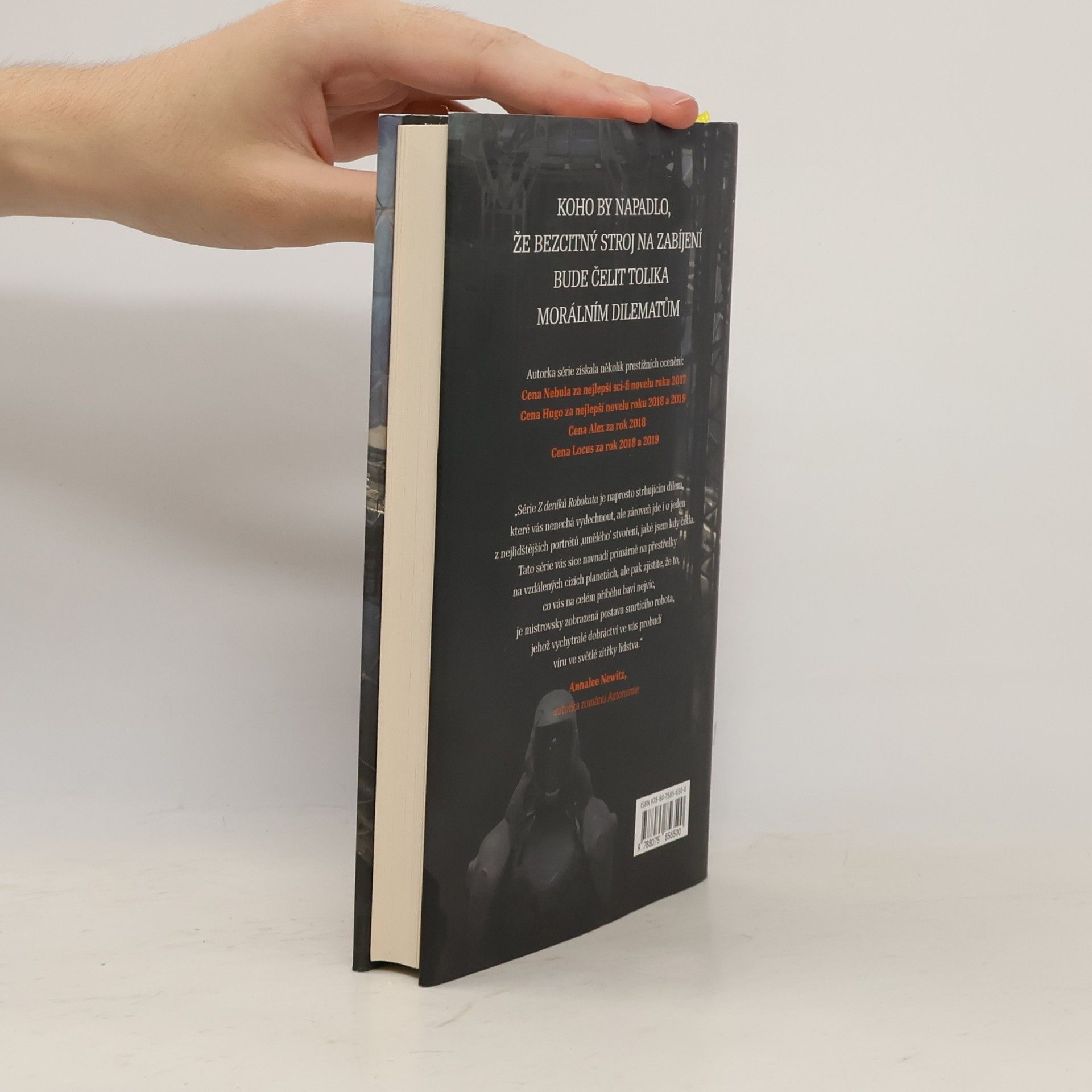 Martha Wells Chybný protokol : z deníků Robokata