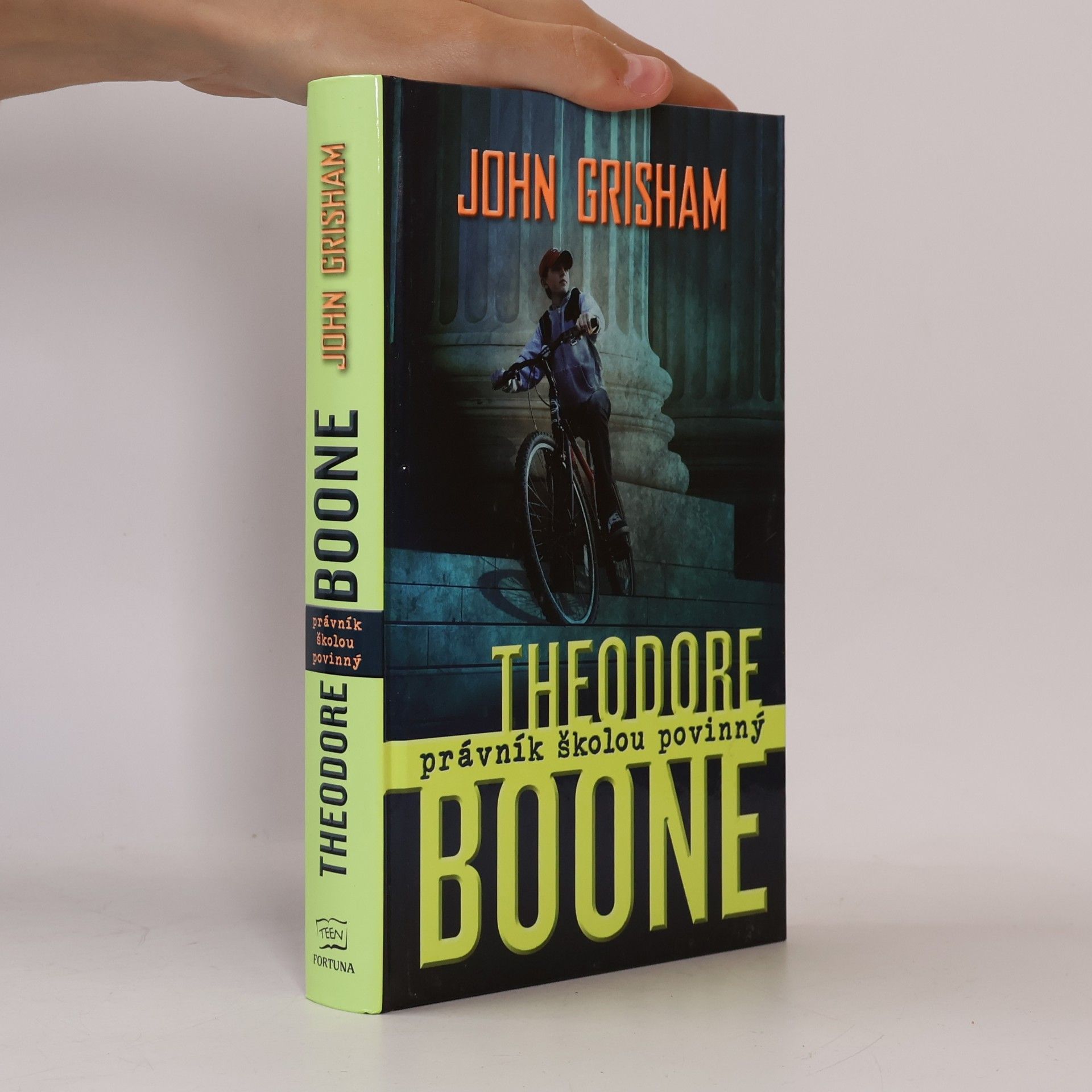 John Grisham Theodore Boone: Právník školou povinný