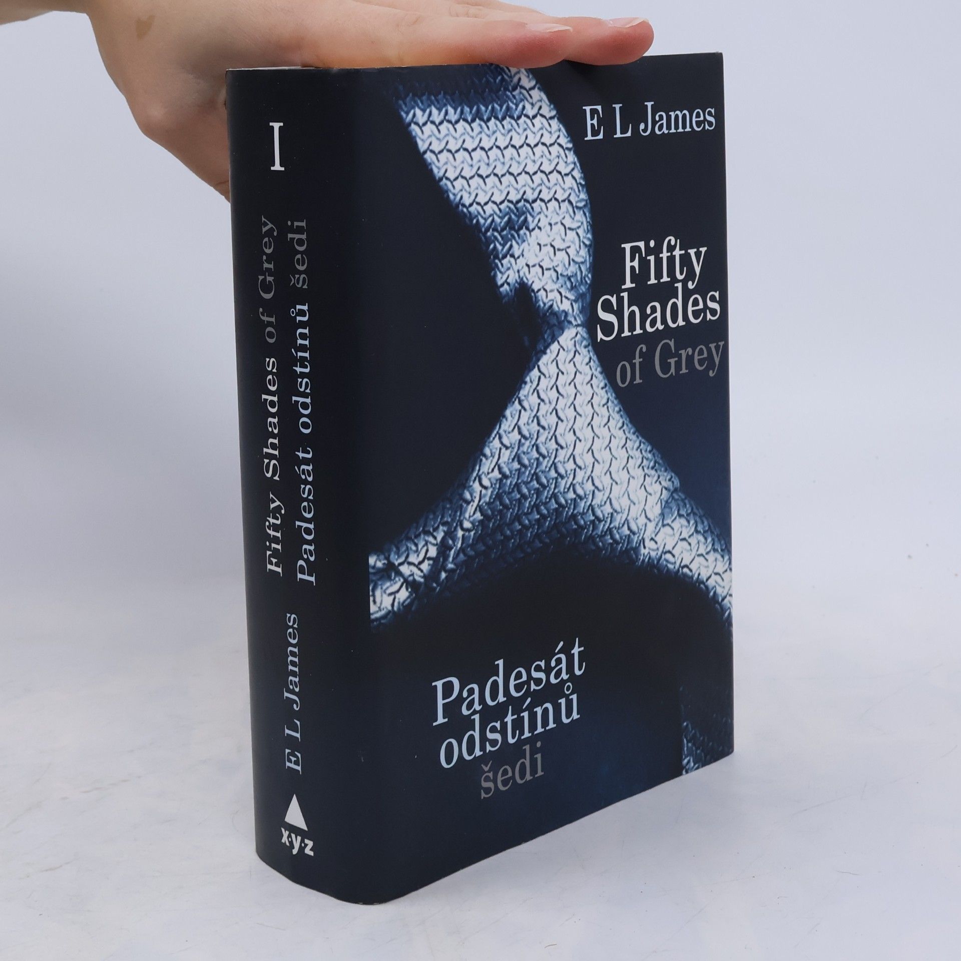 E. L. James Padesát odstínů šedi