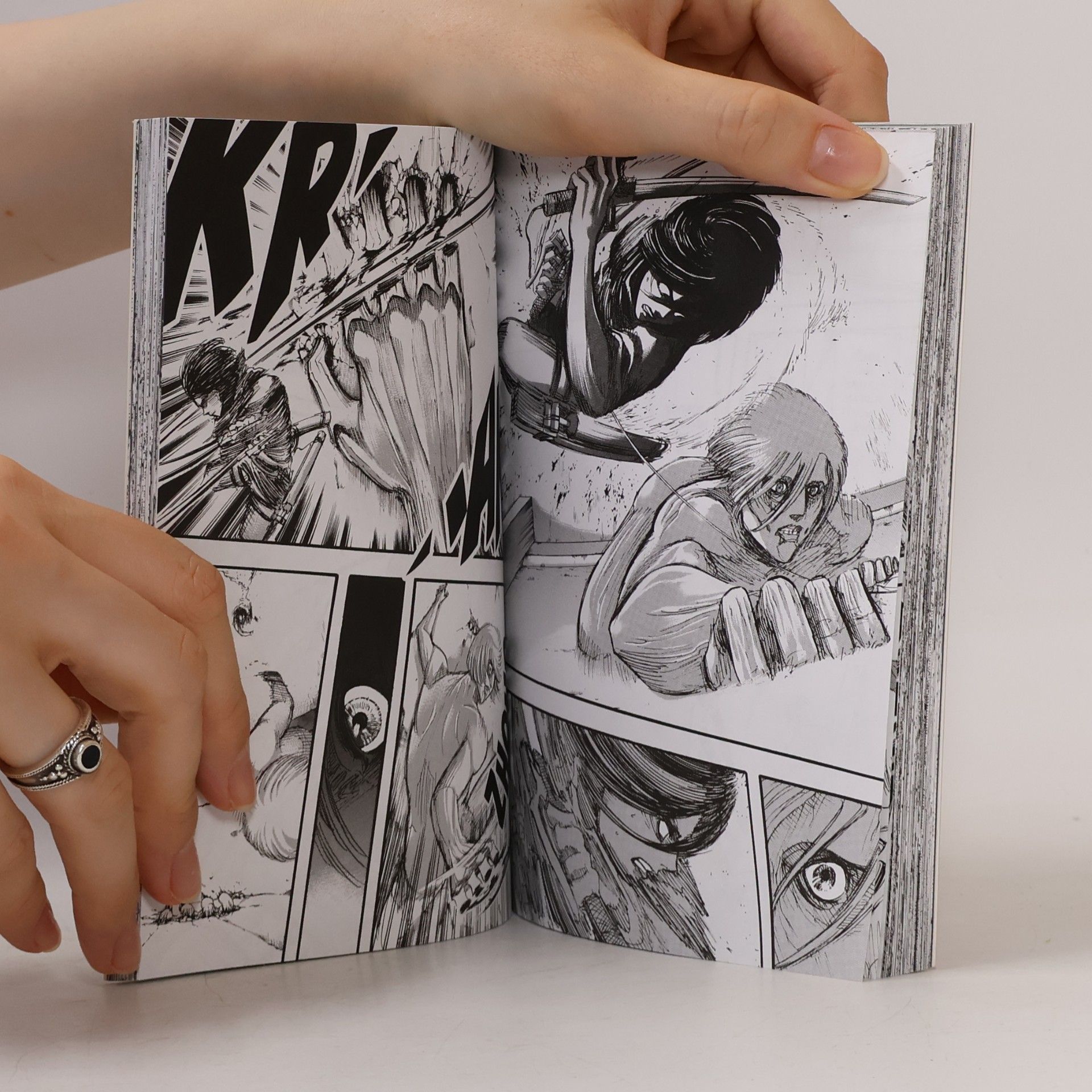 Hajime Isayama Útok titánů. 8