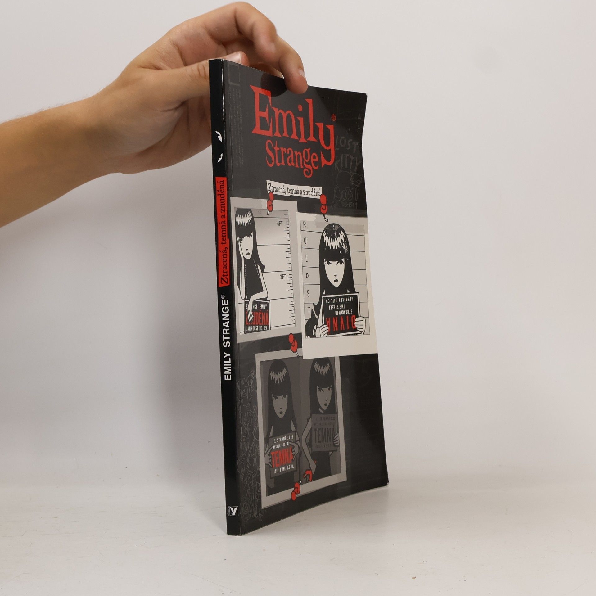 Emily Strange. Ztracená, temná a znuděná