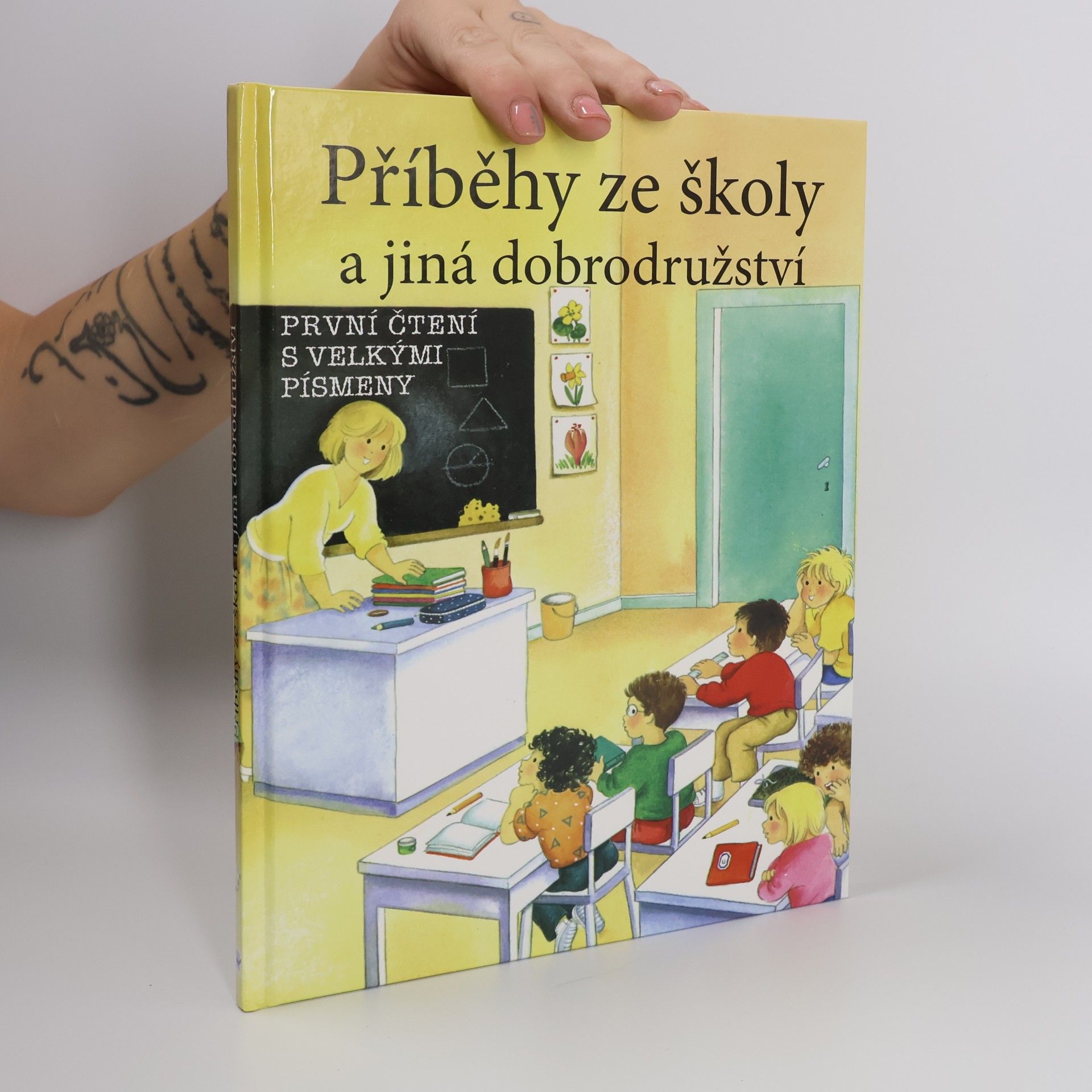 Příběhy ze školy a jiná dobrodružství. První čtení s velkými písmeny