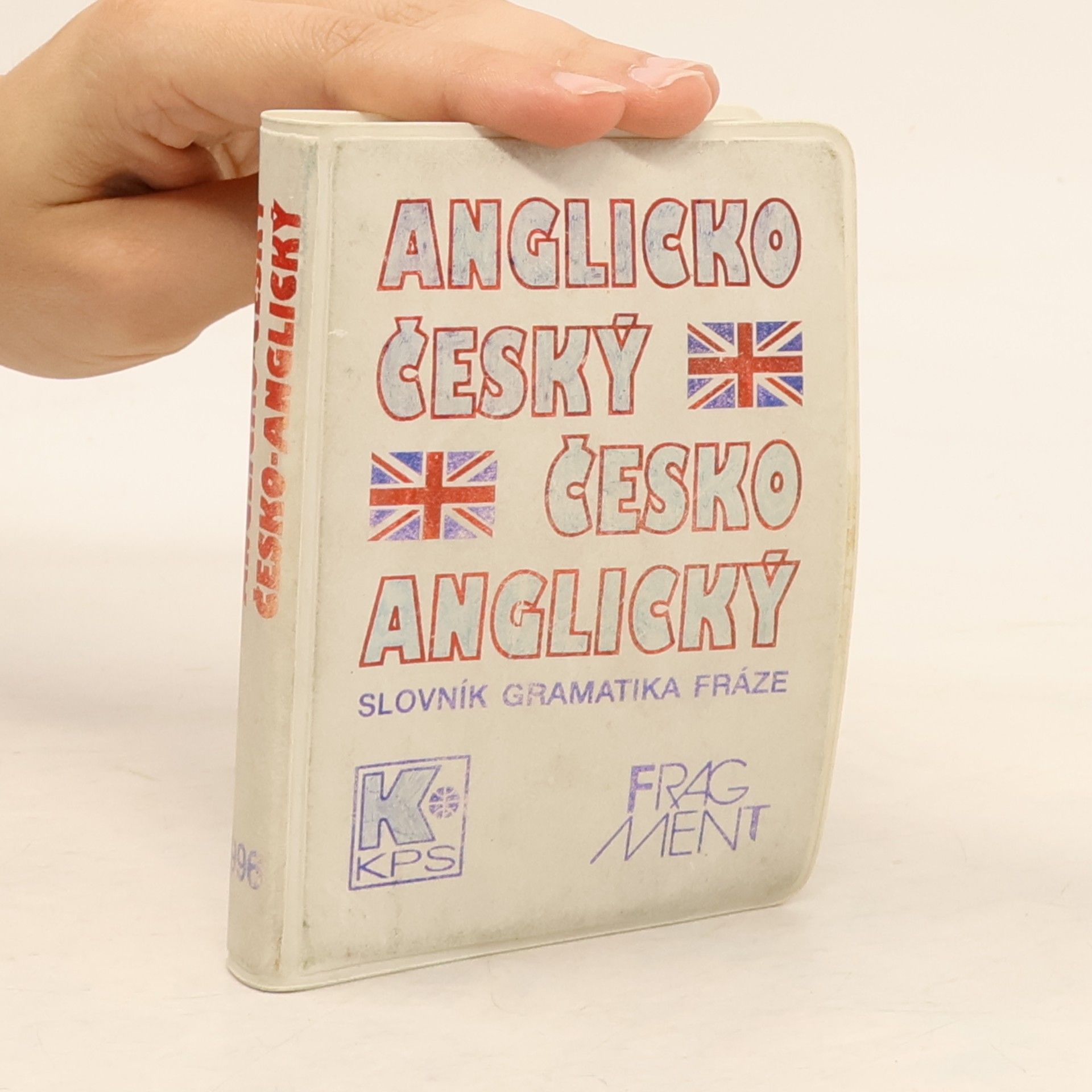 Martin Knezovič Anglicko-český a česko-anglický slovník. Gramatika. Fráze