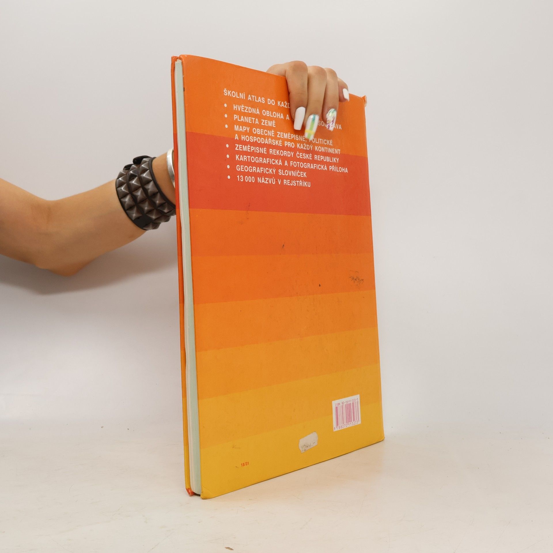 Autores varios Školní atlas světa