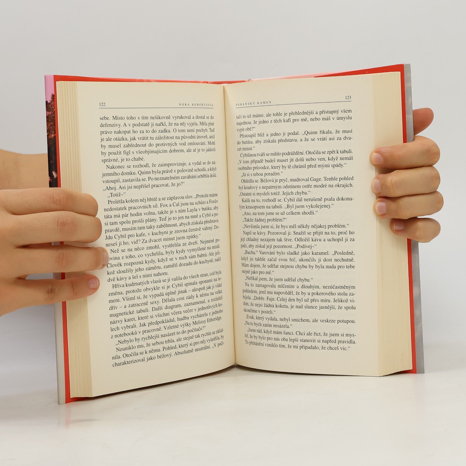 Nora Roberts Pohanský kámen