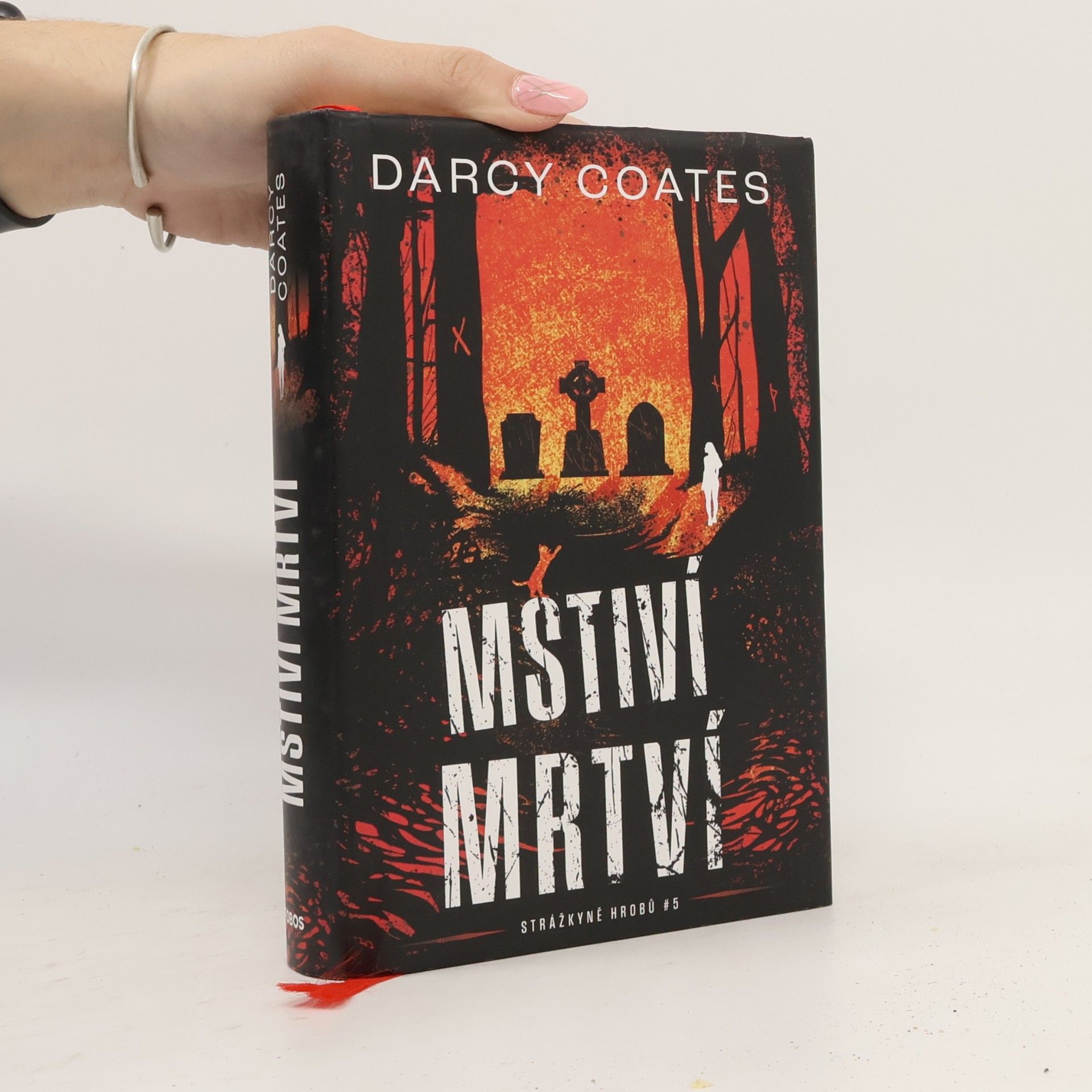 Strážkyně hrobů - 5: Mstiví mrtví