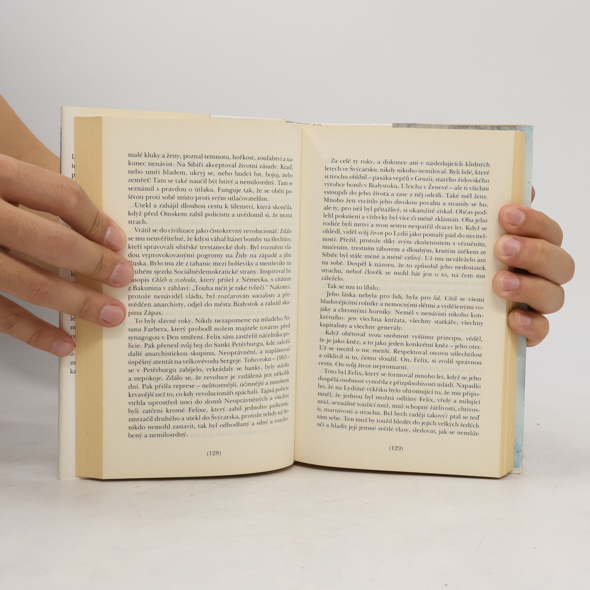 Ken Follett Muž s podivnou minulostí