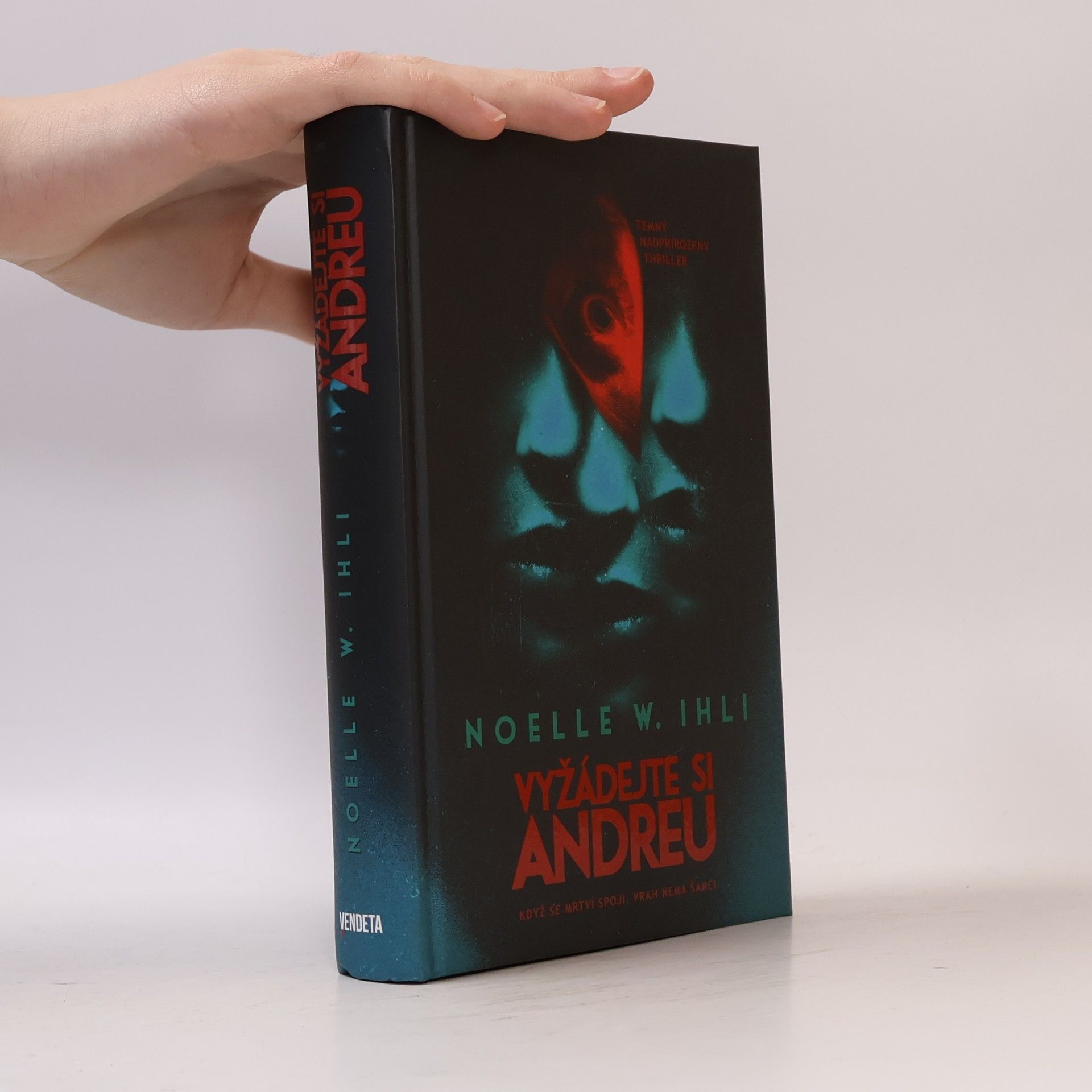 Noelle W. Ihli Vyžádejte si Andreu