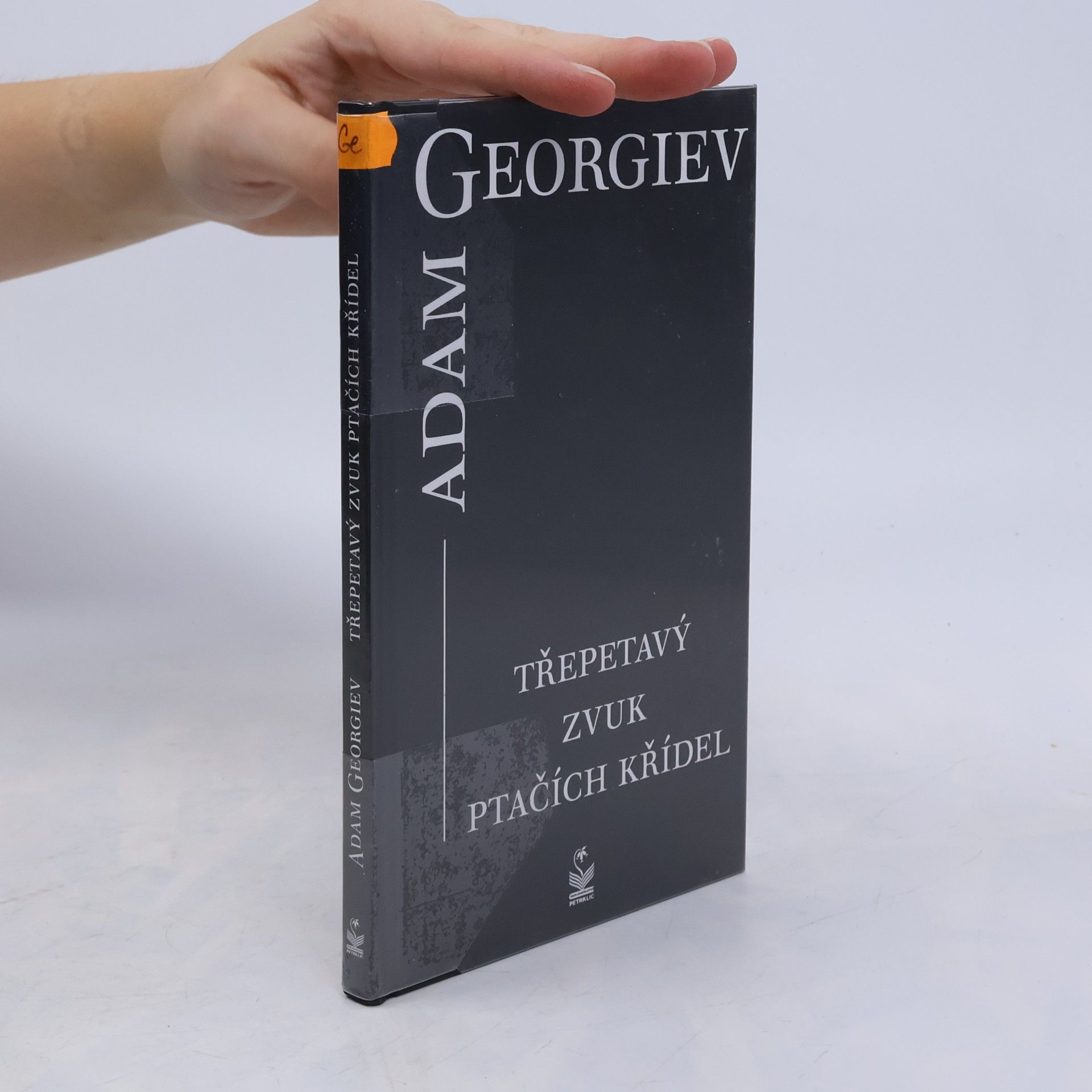Adam Georgiev Třepetavý zvuk ptačích křídel