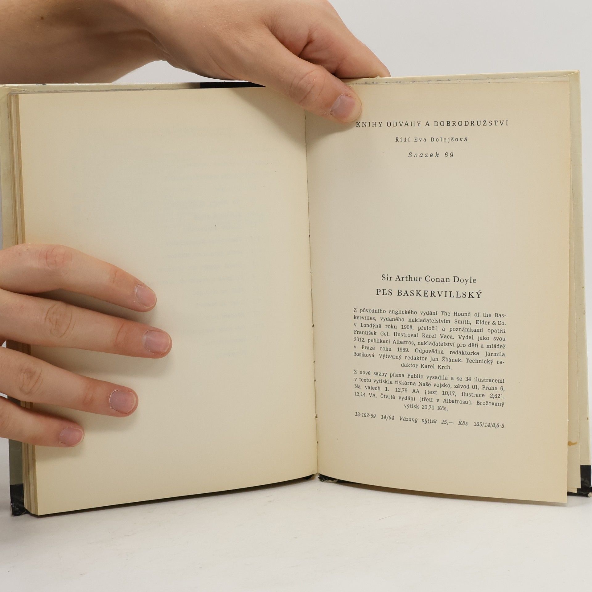Arthur Conan Doyle Pes baskervillský