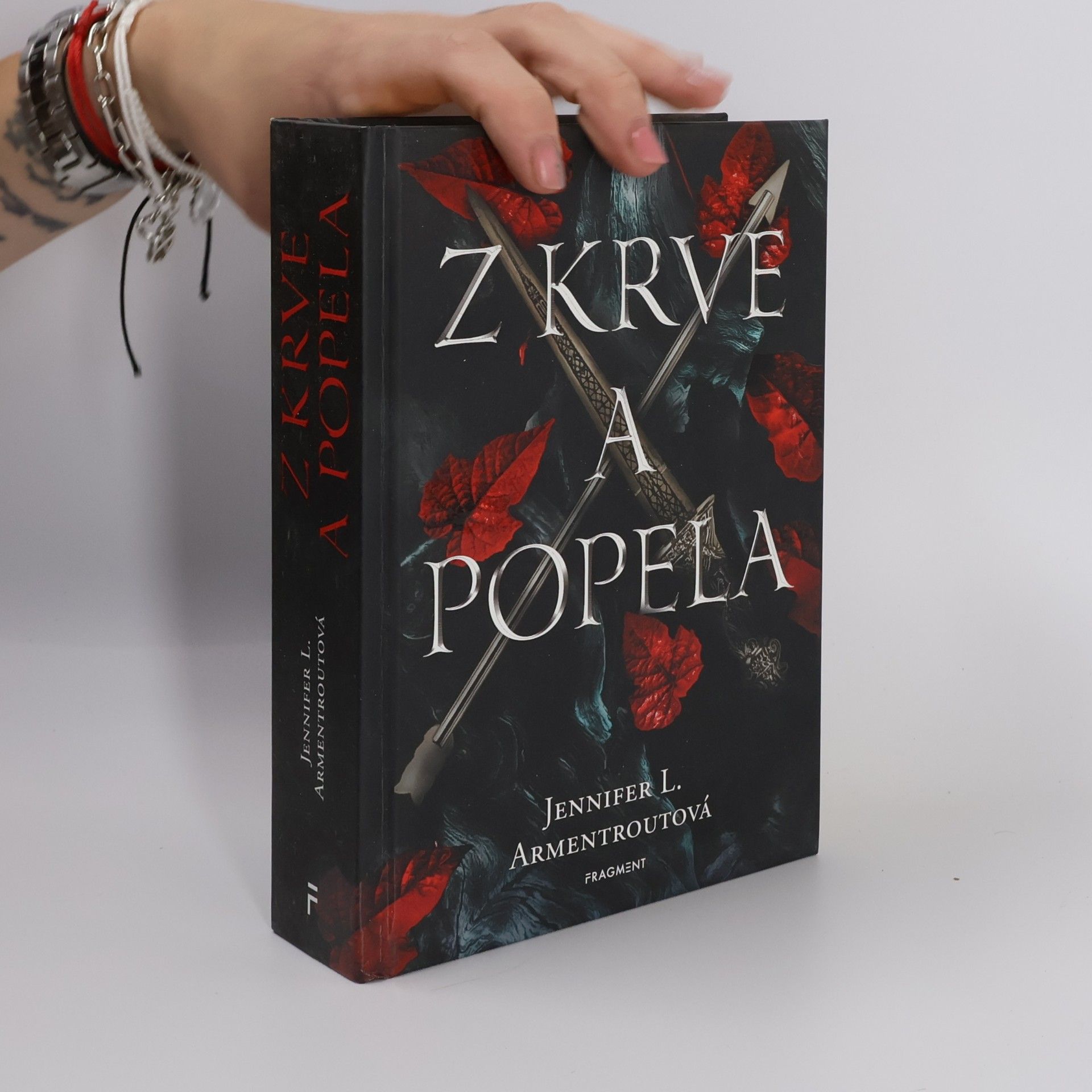Jennifer Armentrout Z krve a popela