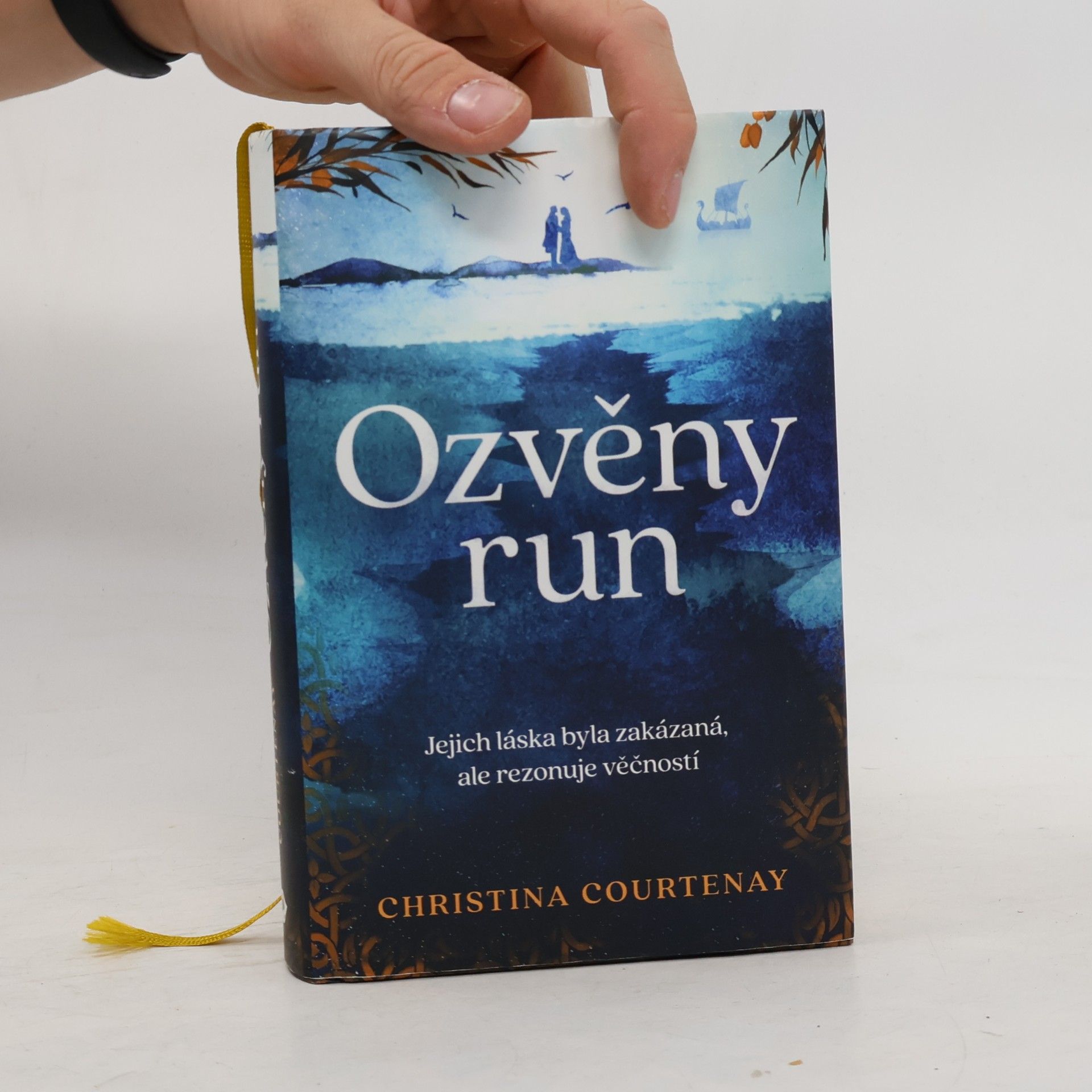 Christina Courtenay Ozvěny run