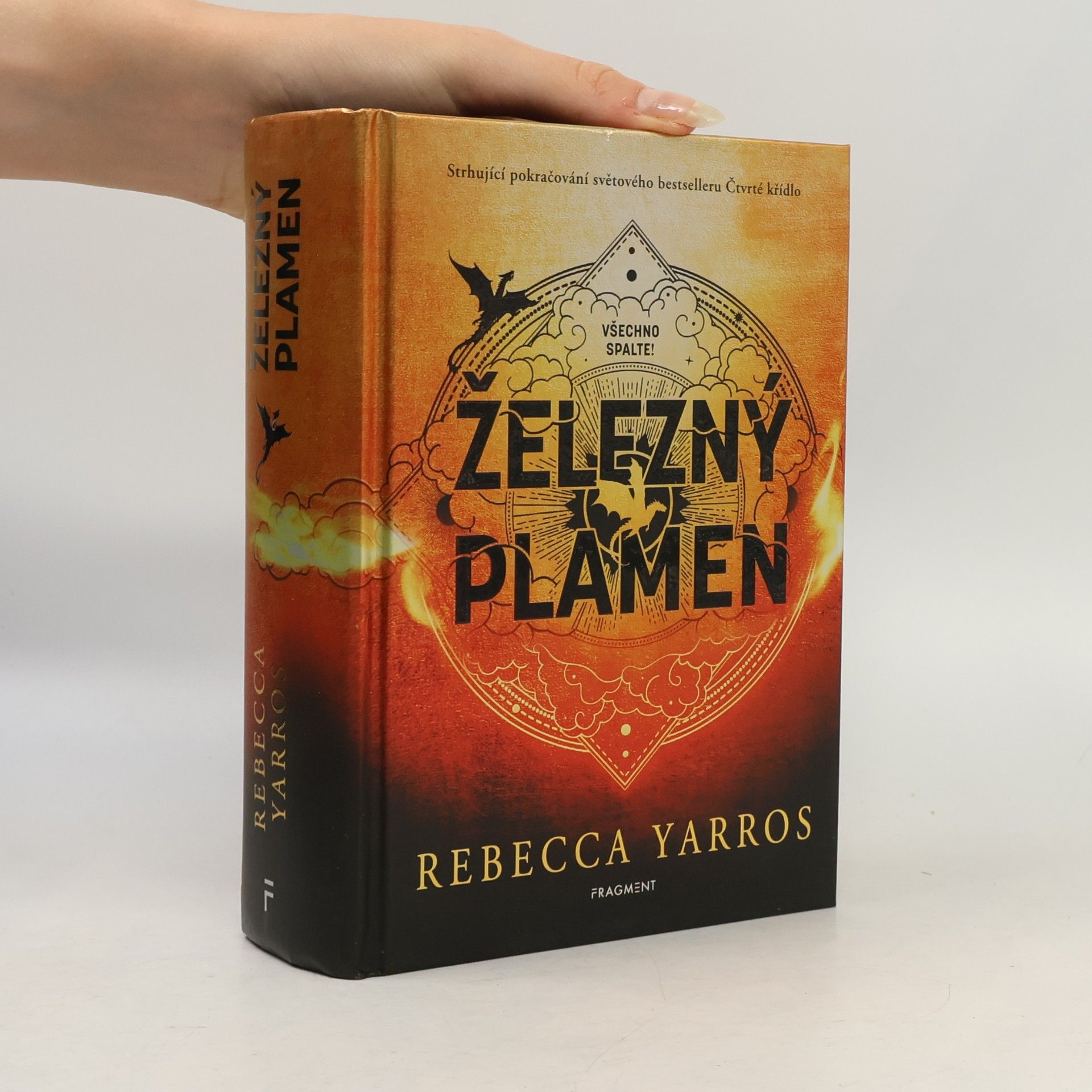 Rebecca Yarros Železný plamen
