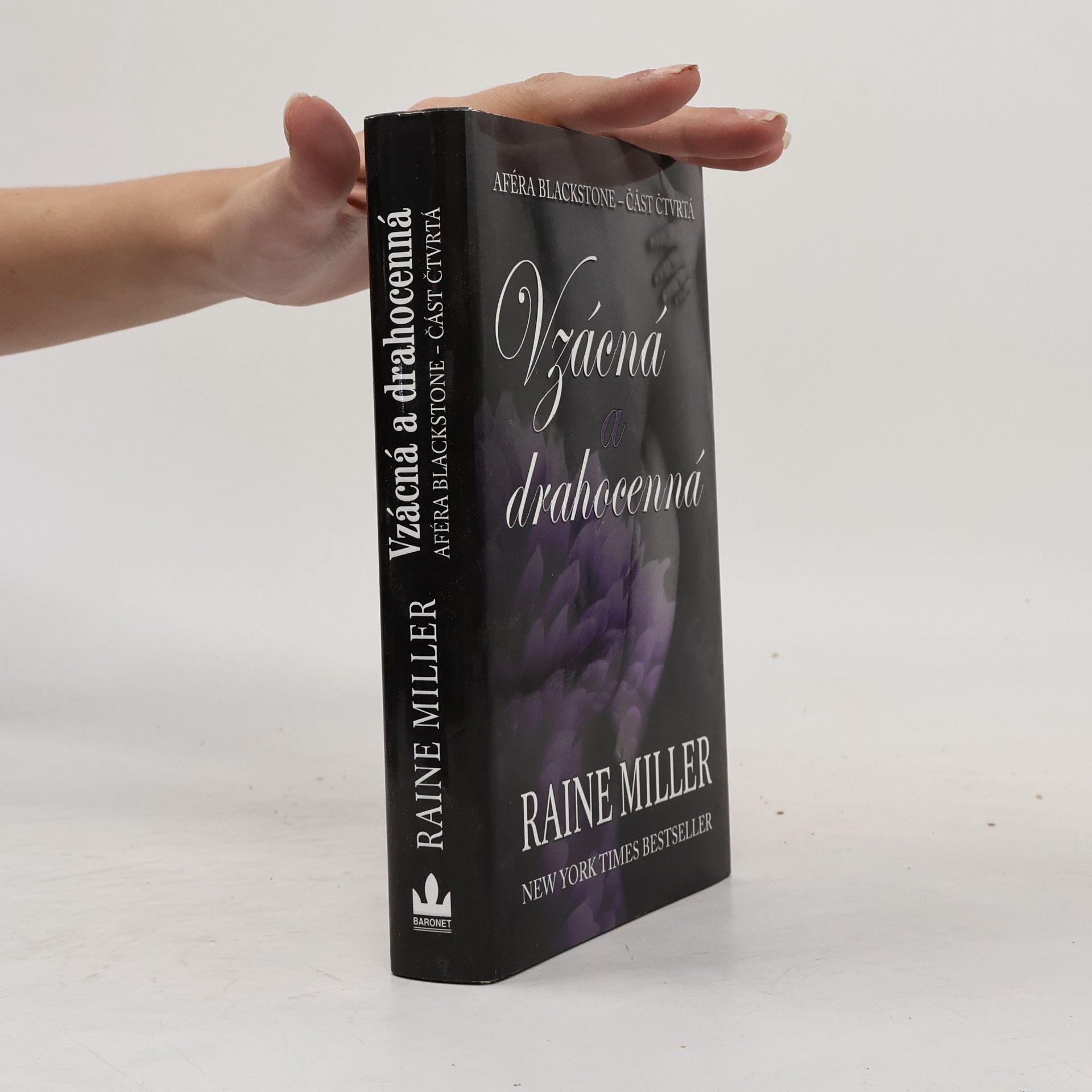 Raine Miller Vzácná a drahocenná