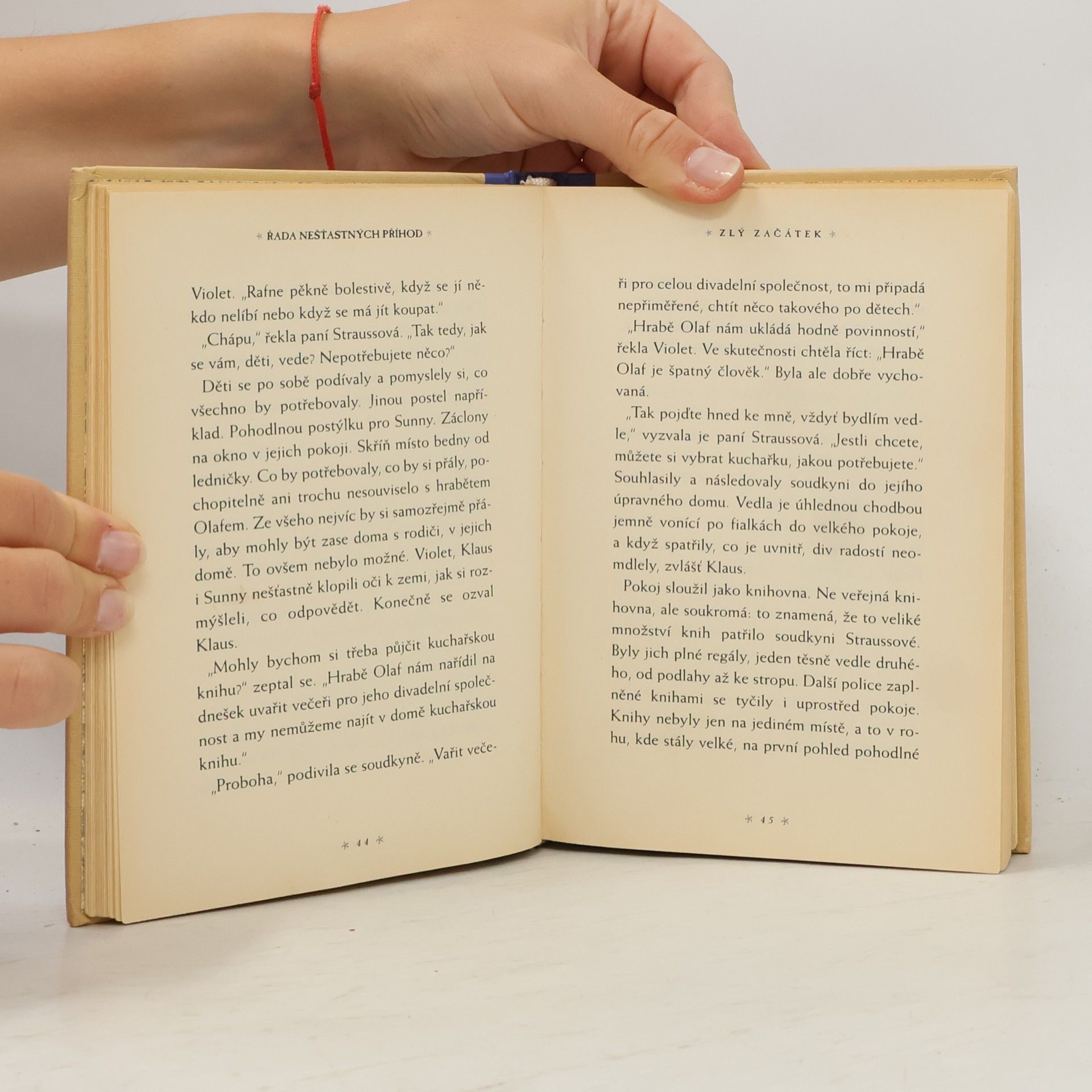 Lemony Snicket Řada nešťastných příhod 1. Zlý začátek