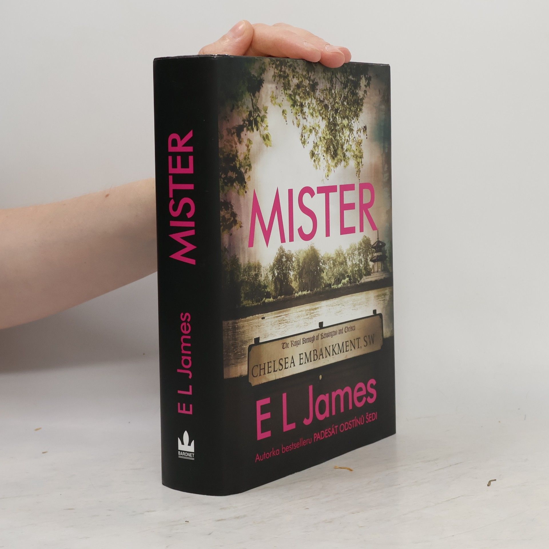 E L James Mister