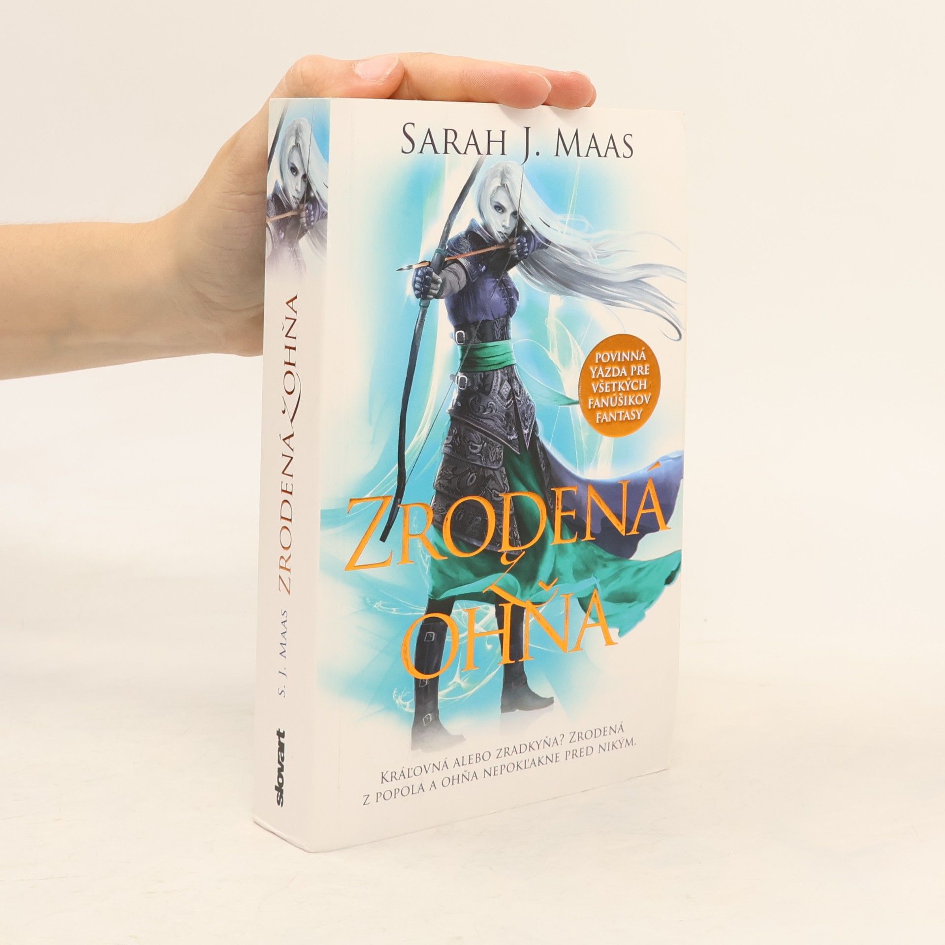 Sarah J. Maas Zrodená z ohňa