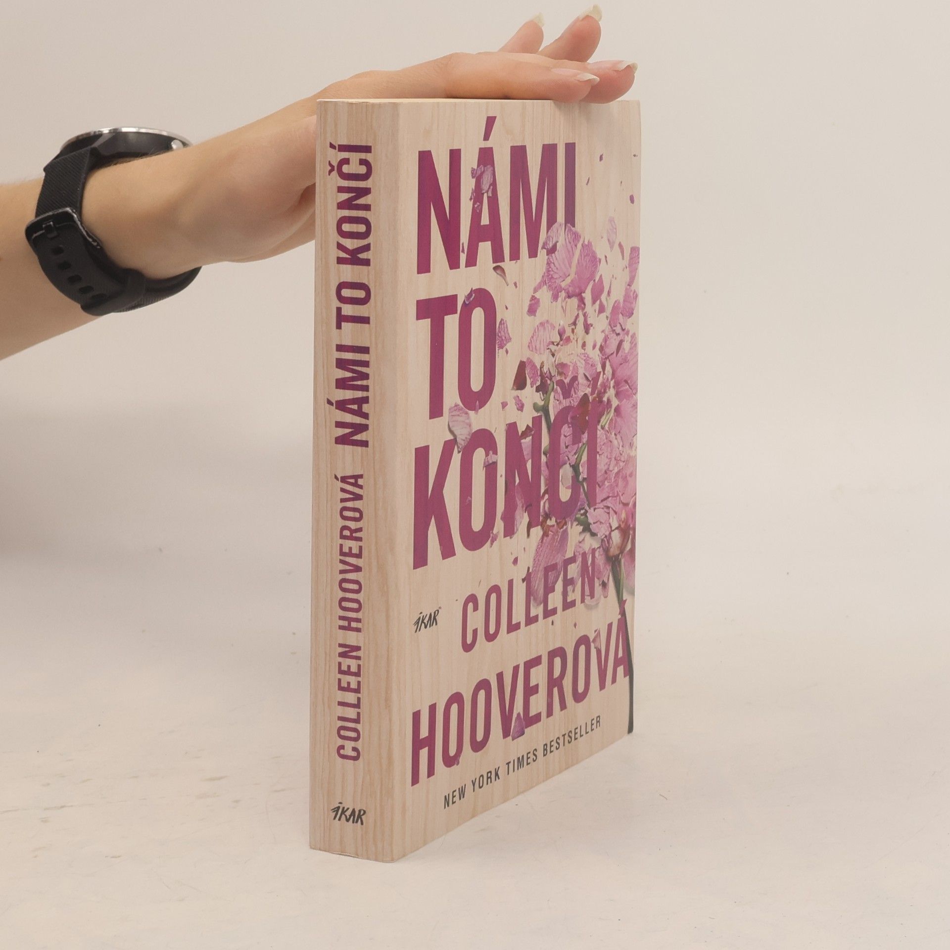 Colleen Hoover Námi to končí