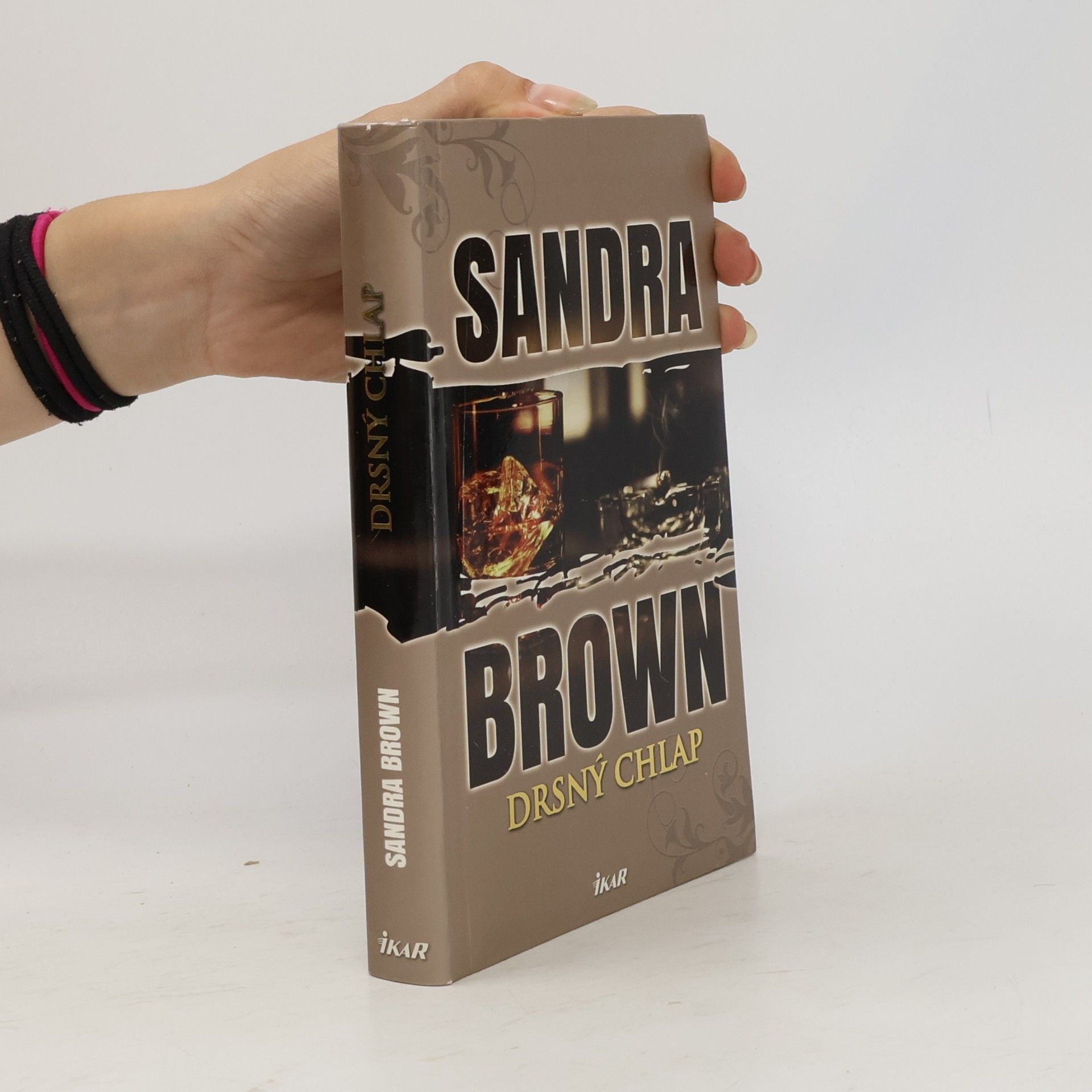 Sandra Brown Drsný chlap