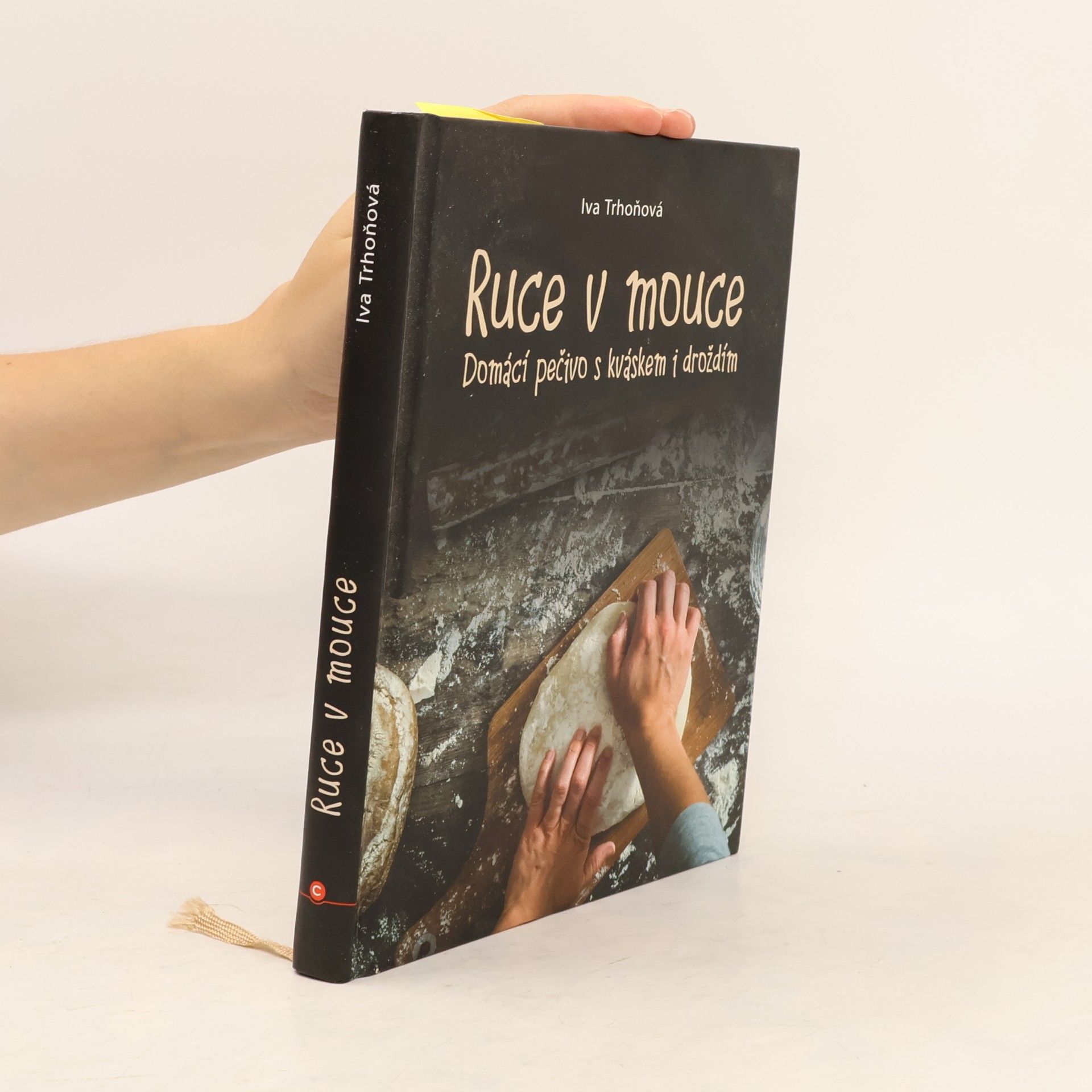 Iva Trhoňová Ruce v mouce