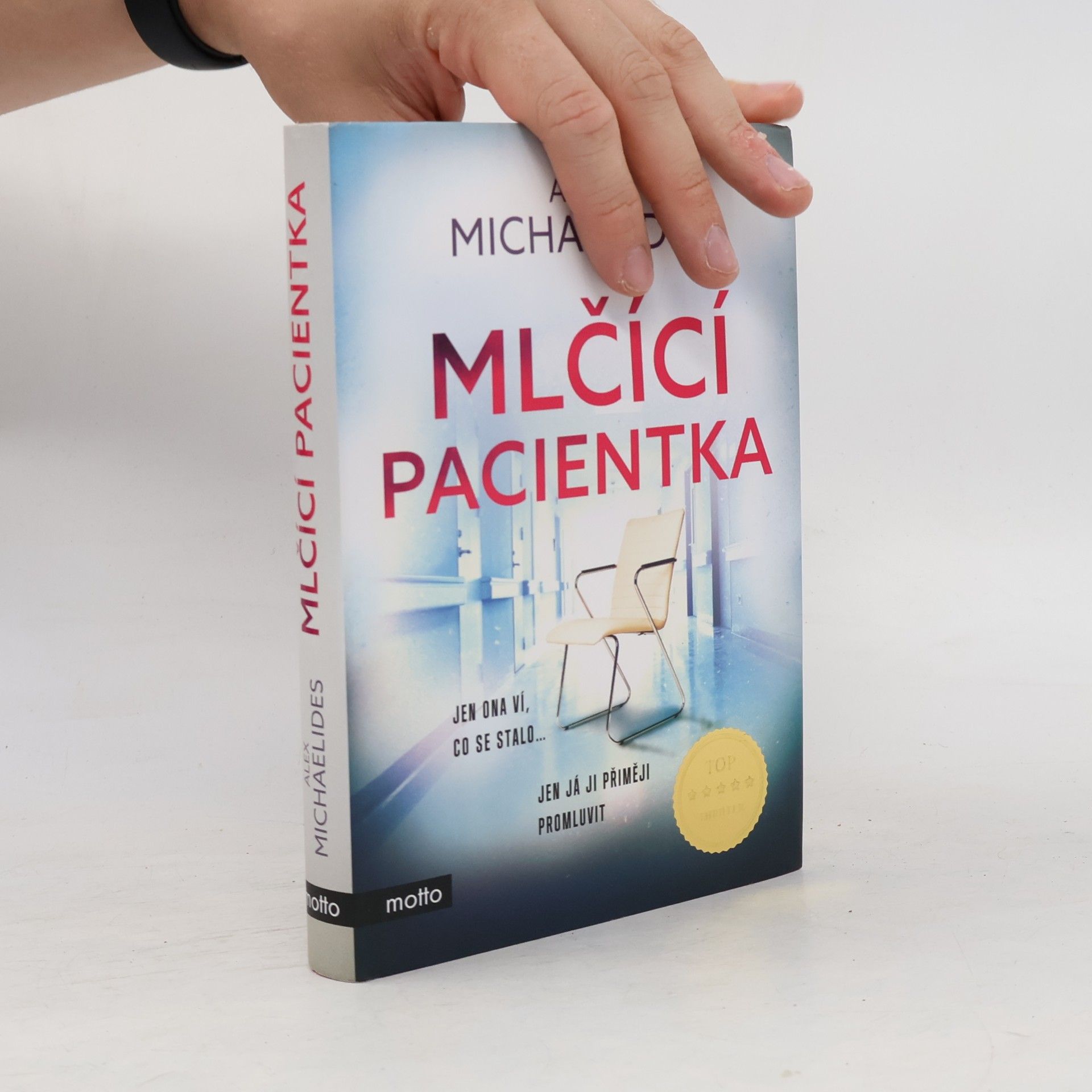 Alex Michaelides Mlčící pacientka
