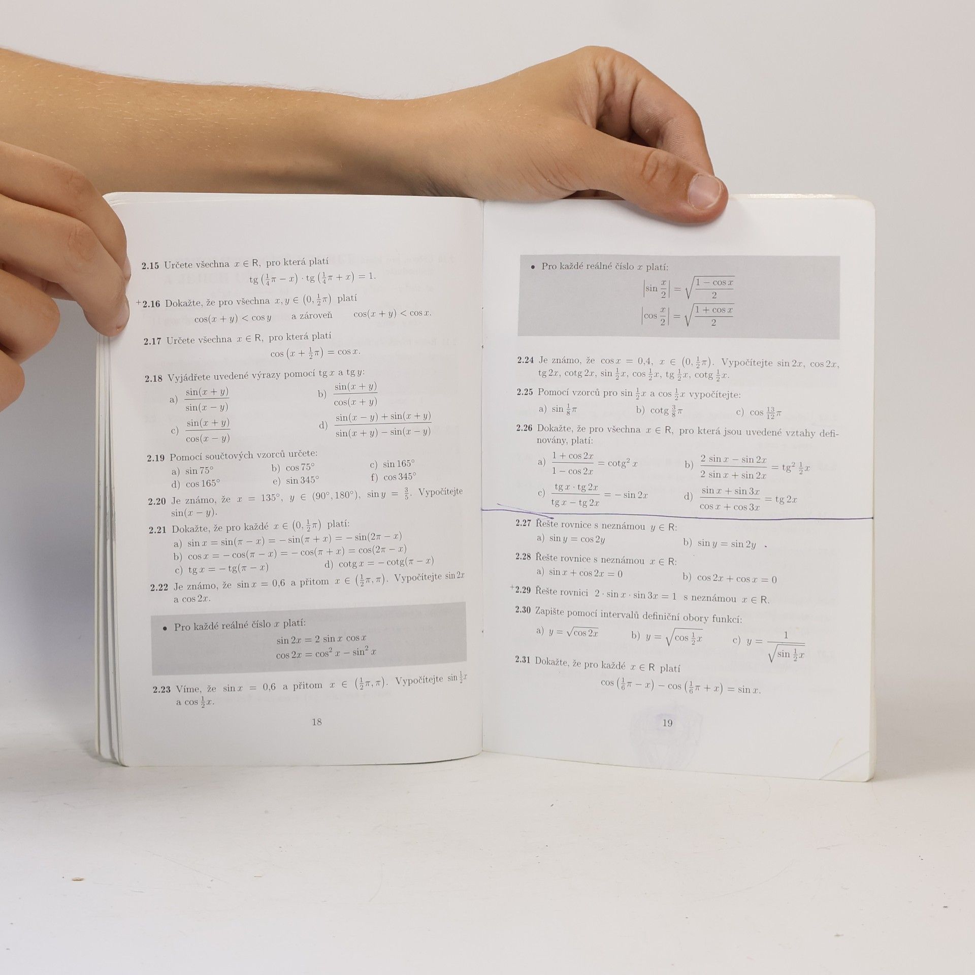 Oldřich Odvárko Sbírka úloh z matematiky pro gymnázia - Goniometrie
