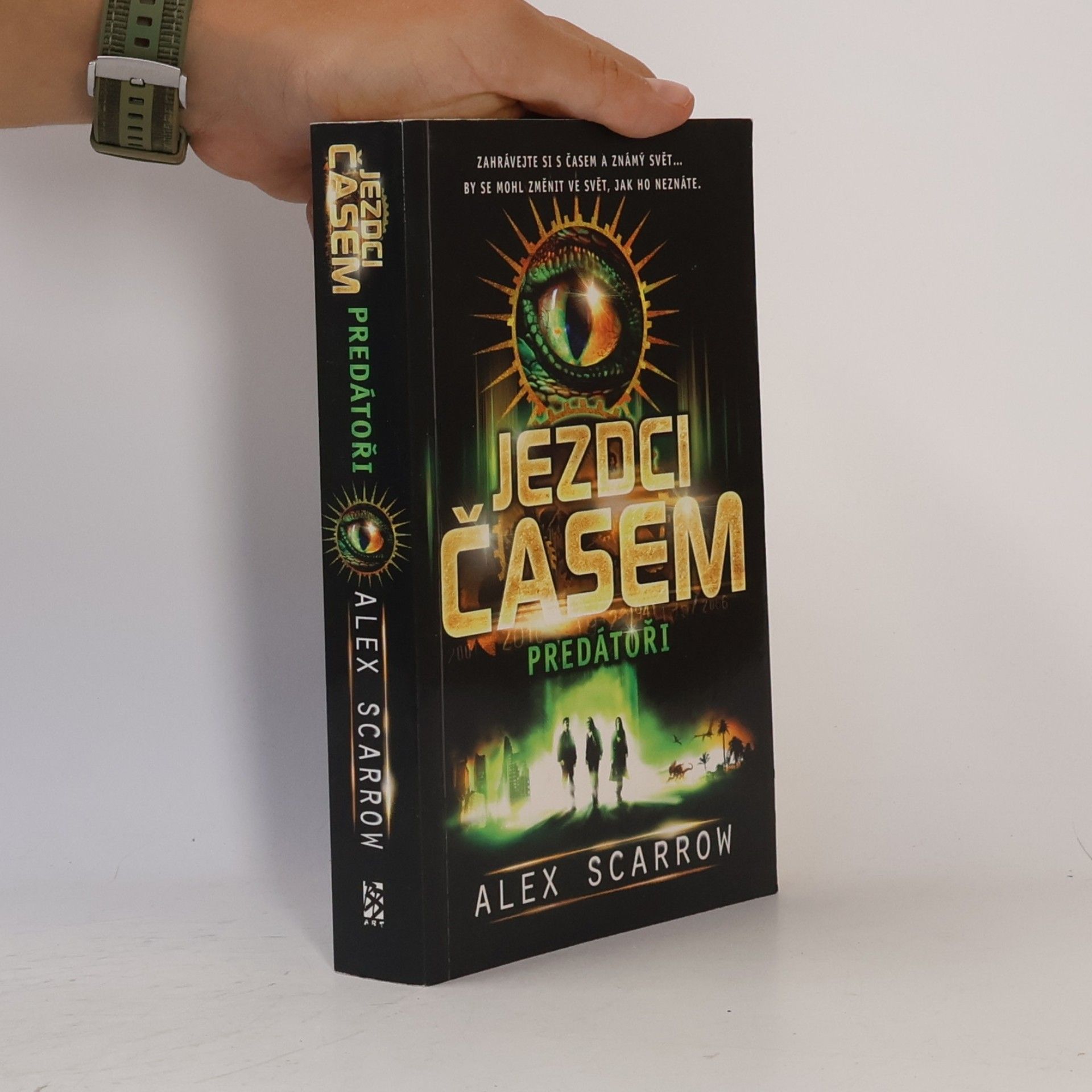 Alex Scarrow Jezdci časem. Predátoři