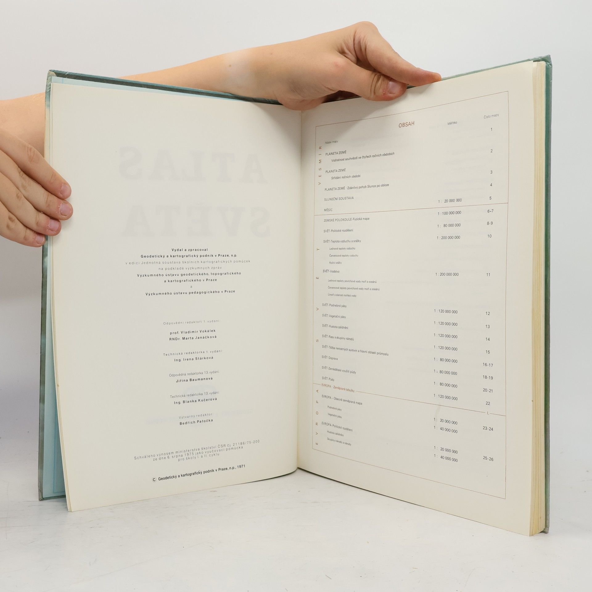 Autorenkollektiv Atlas světa