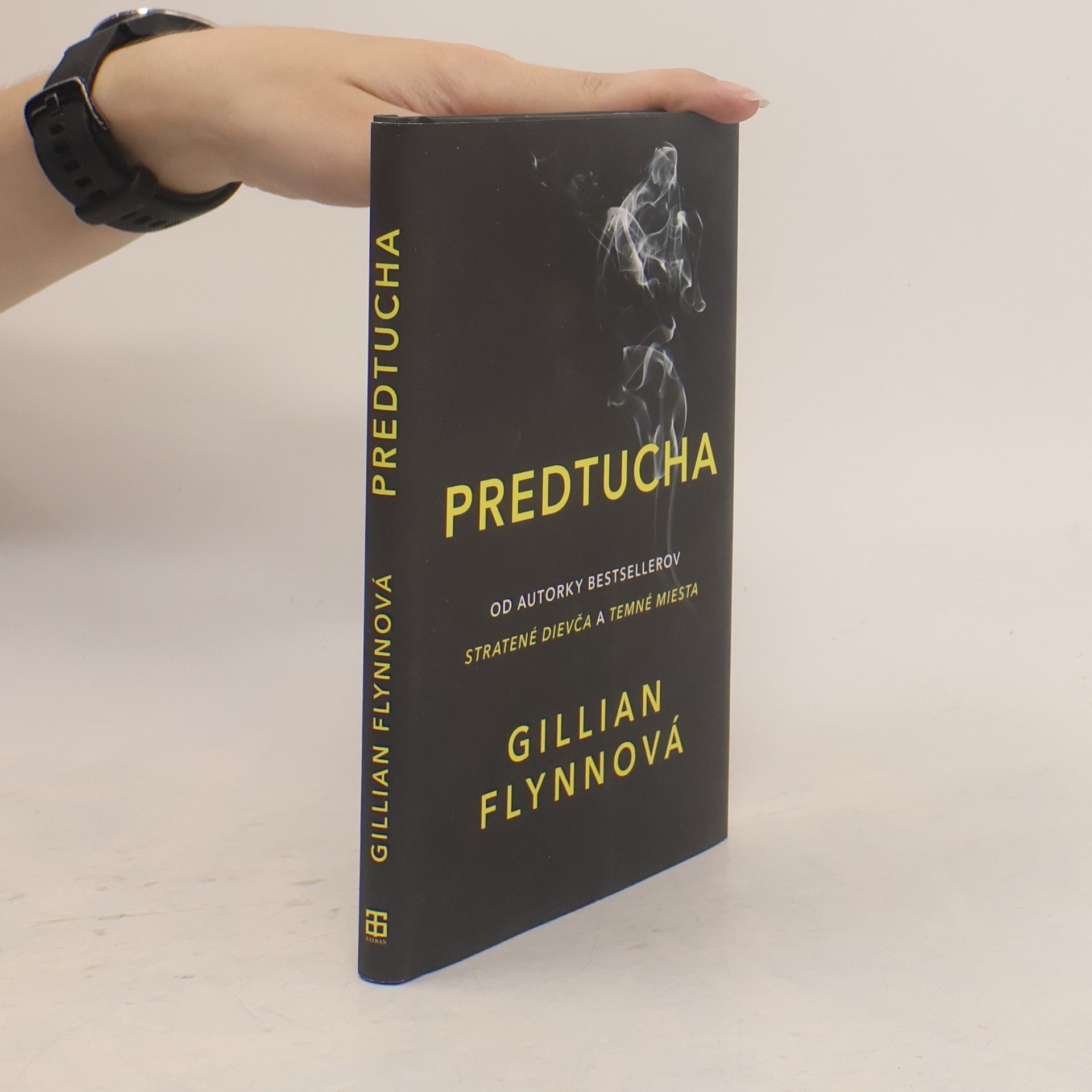 Gillian Flynn Predtucha