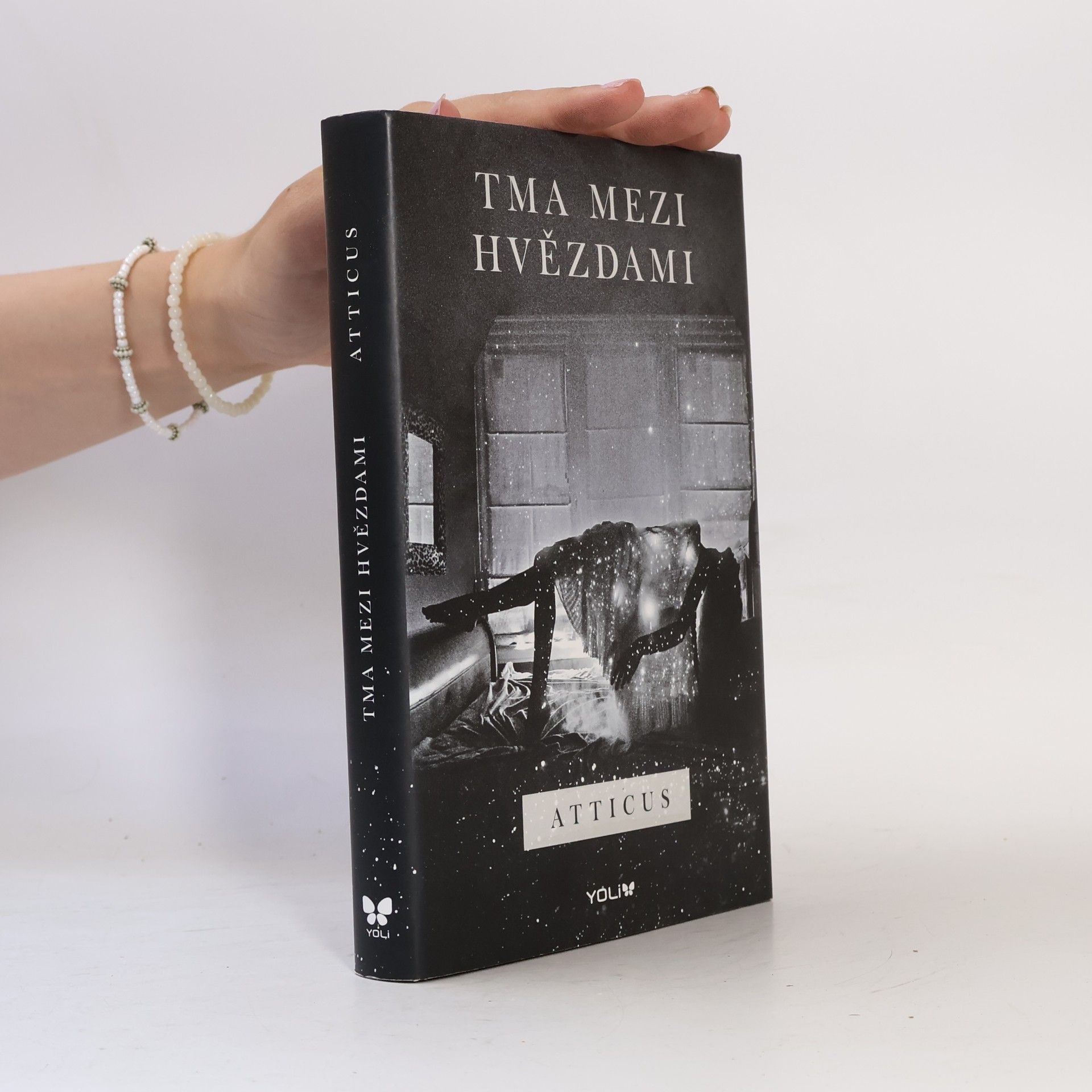 Atticus Tma mezi hvězdami