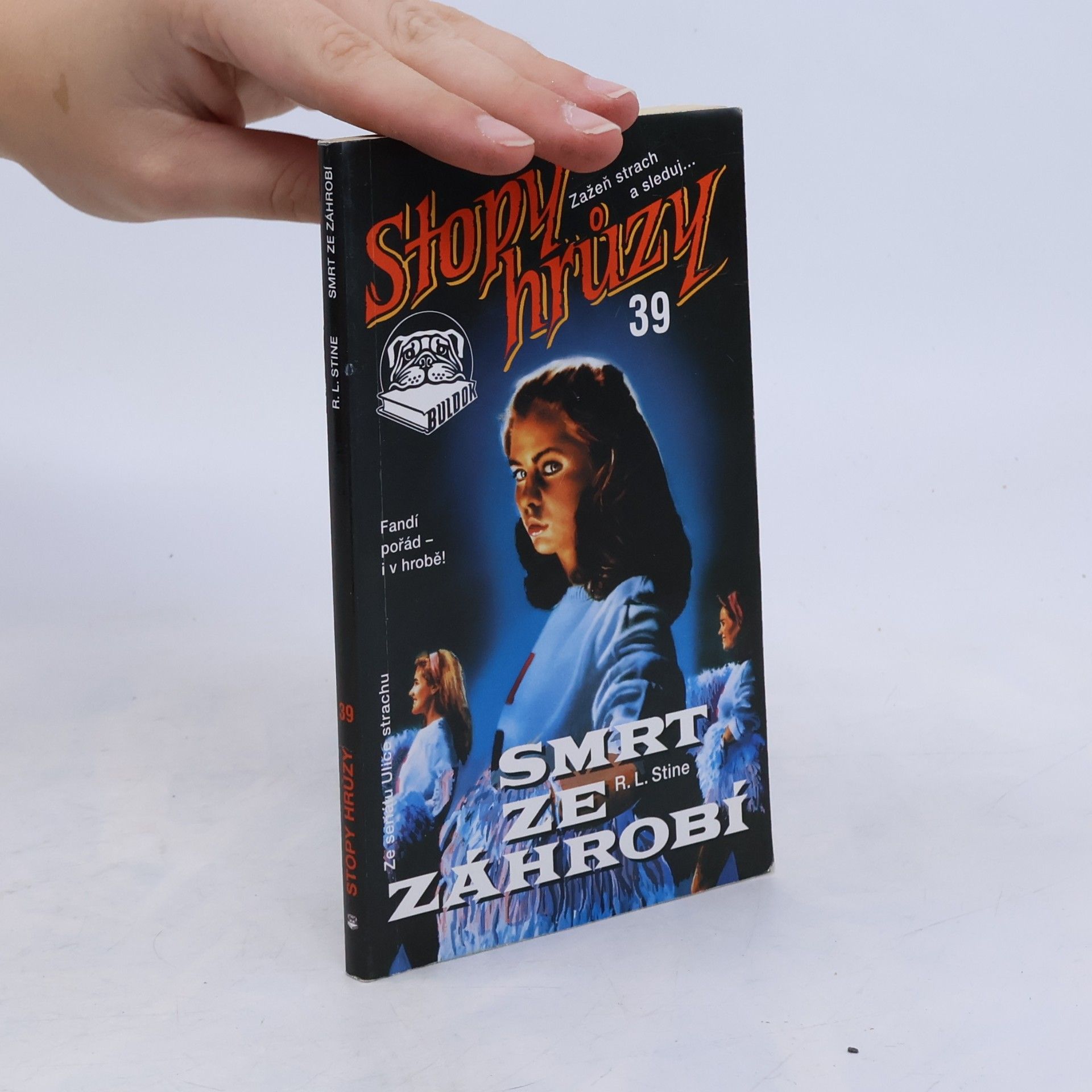 R. L. Stine Smrt ze záhrobí. Stopy hrůzy 39
