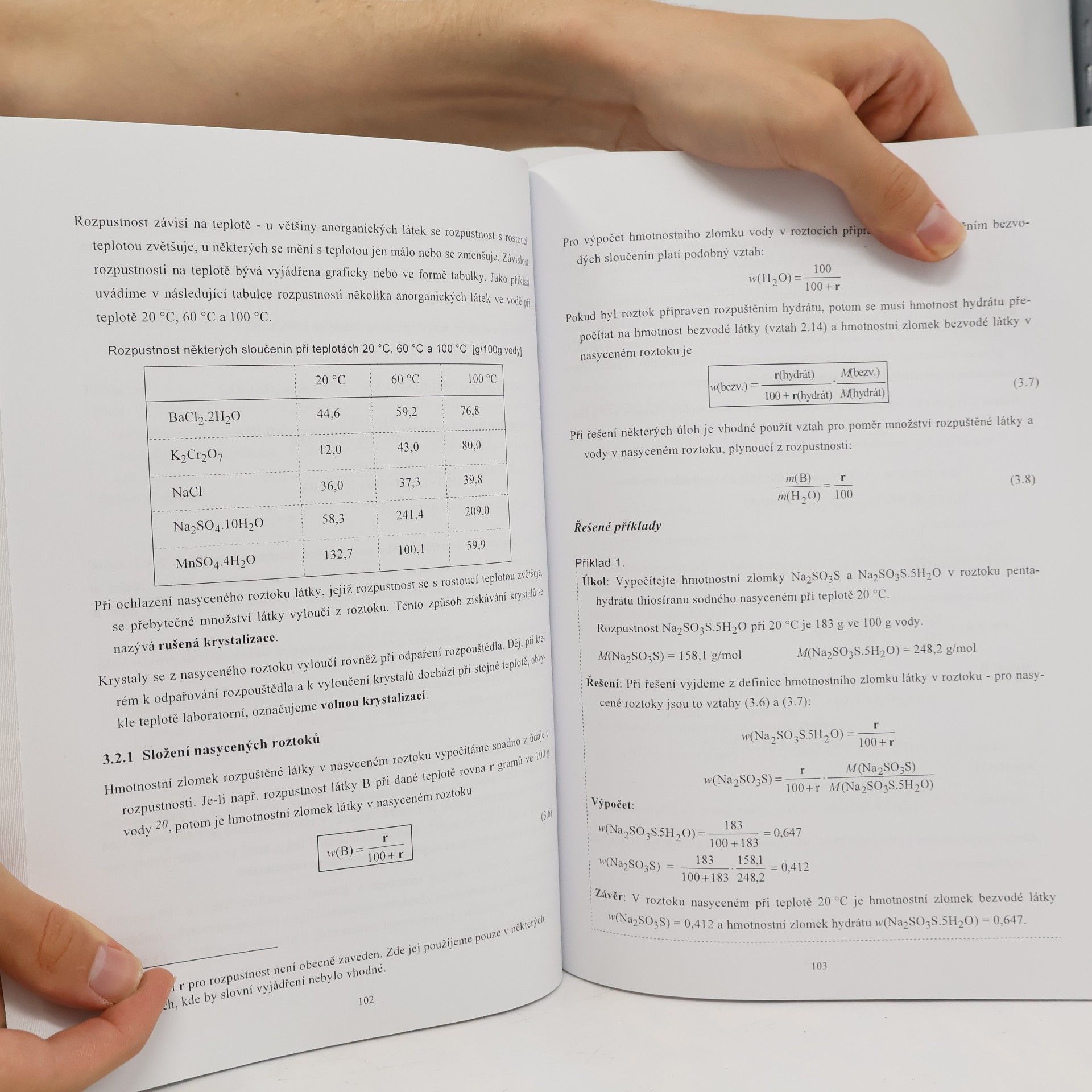 Eva Holečková Úlohy z názvosloví a chemických výpočtů v anorganické chemii