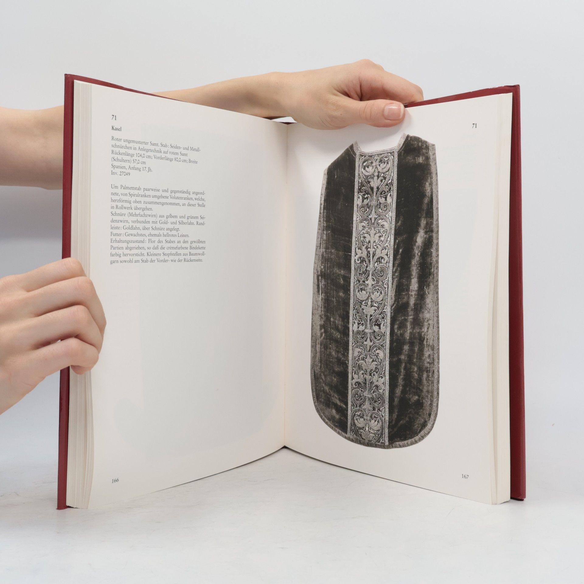 Saskia Durian Ress Textilien Sammlung Bernheimer