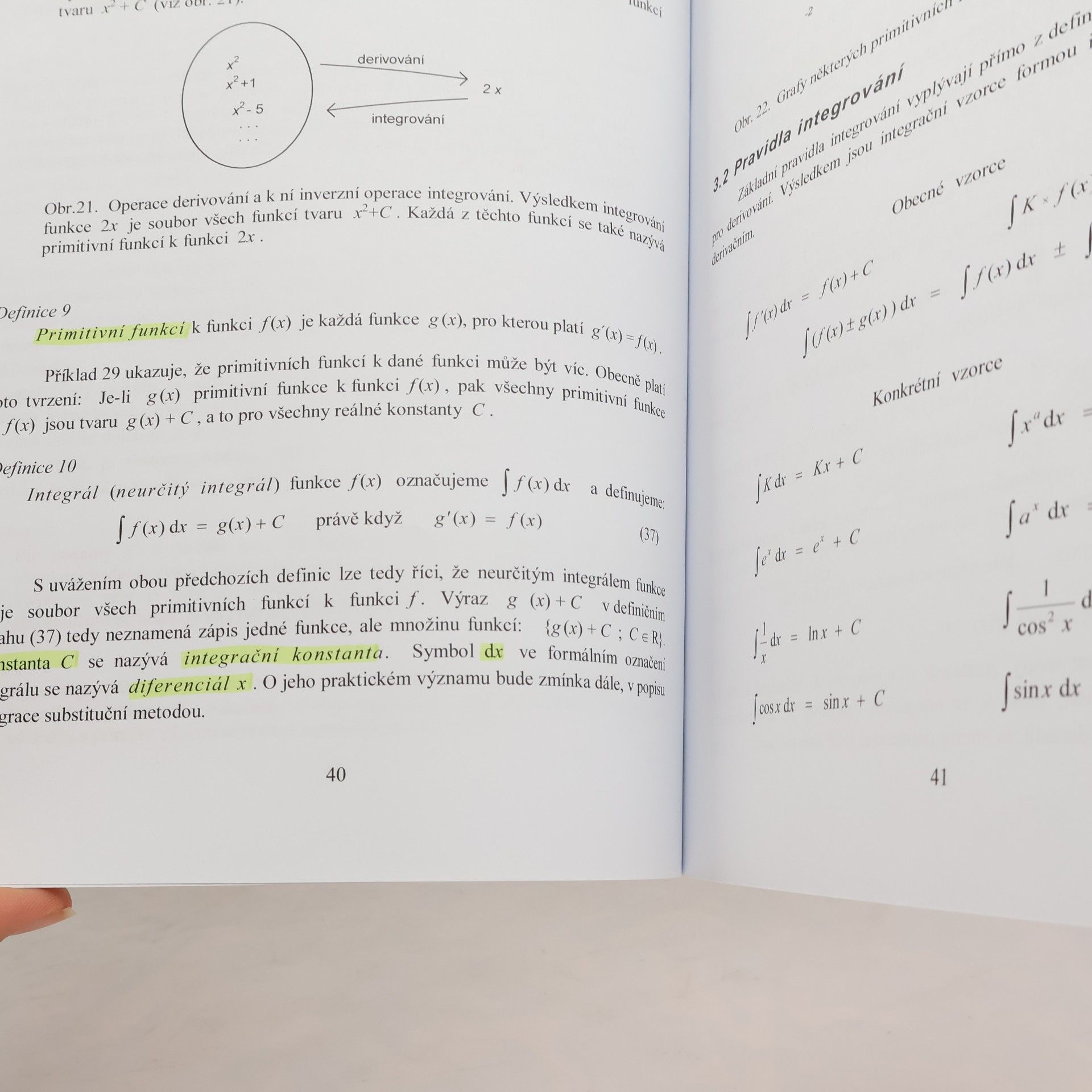 Univerzita Karlova Aplikovaná matematika : vybrané kapitoly pro studující farmacie