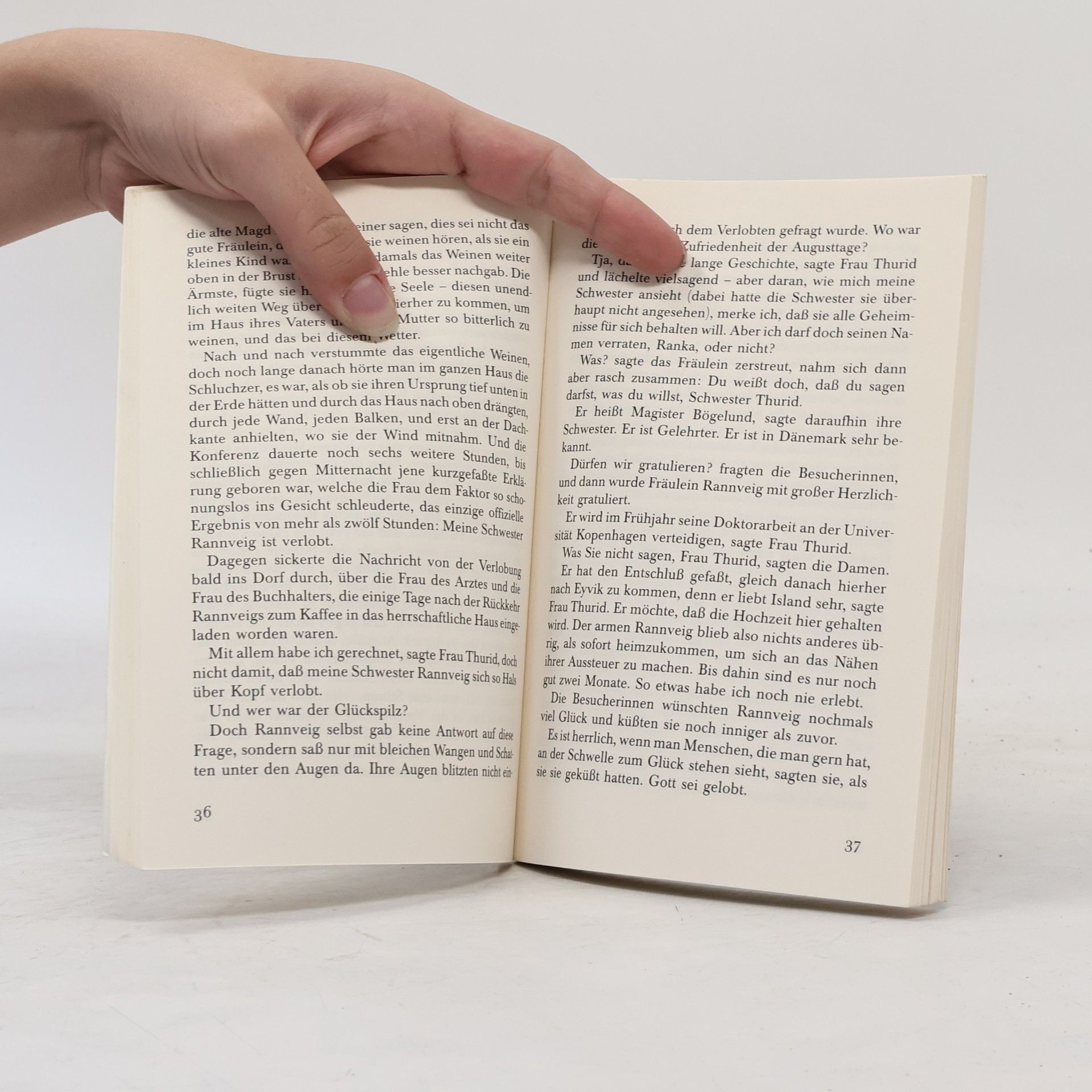 Halldór Laxness Das gute Fräulein. Erzählung. Aus d. Isländ. v. Hubert Seelow
