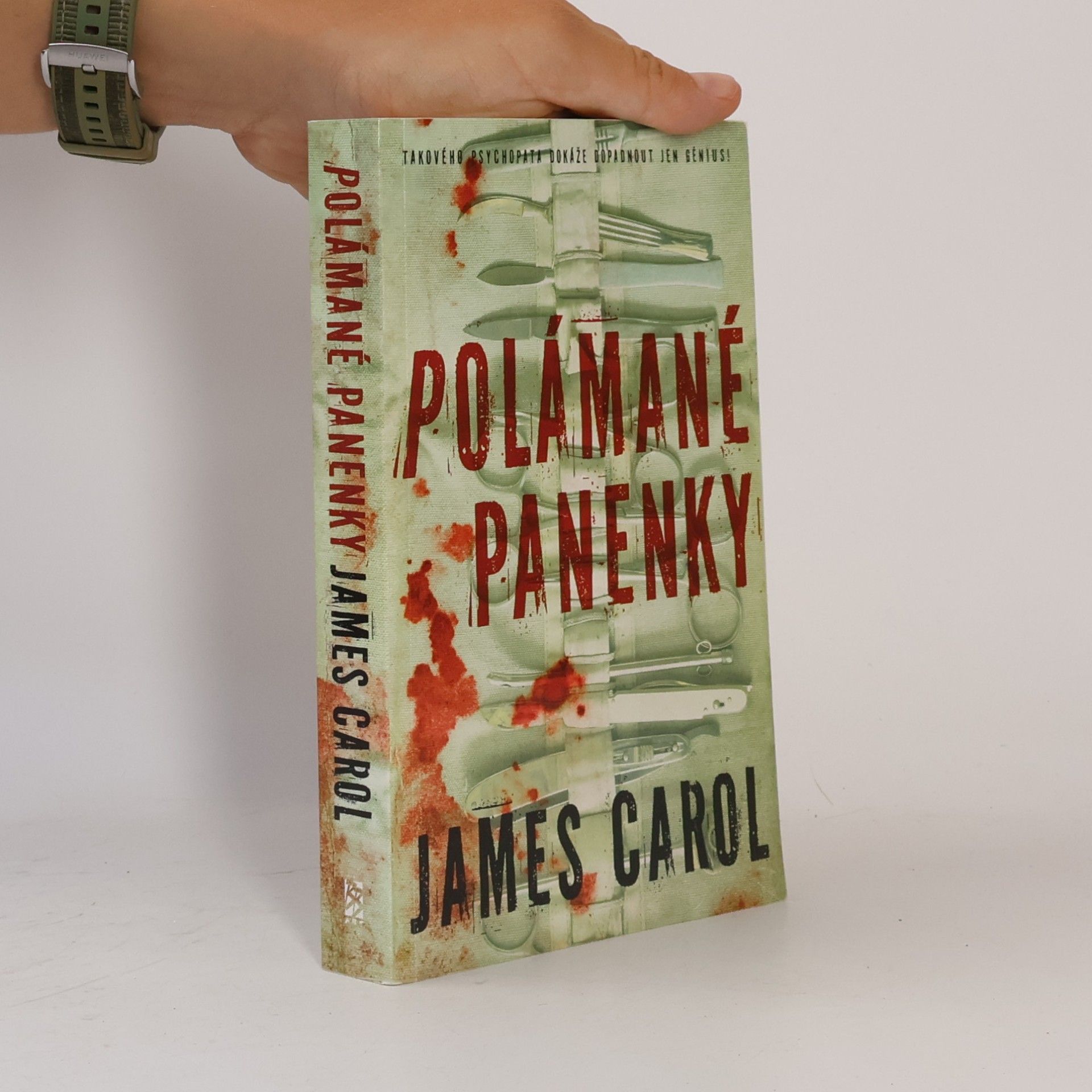 James Carol Polámané panenky