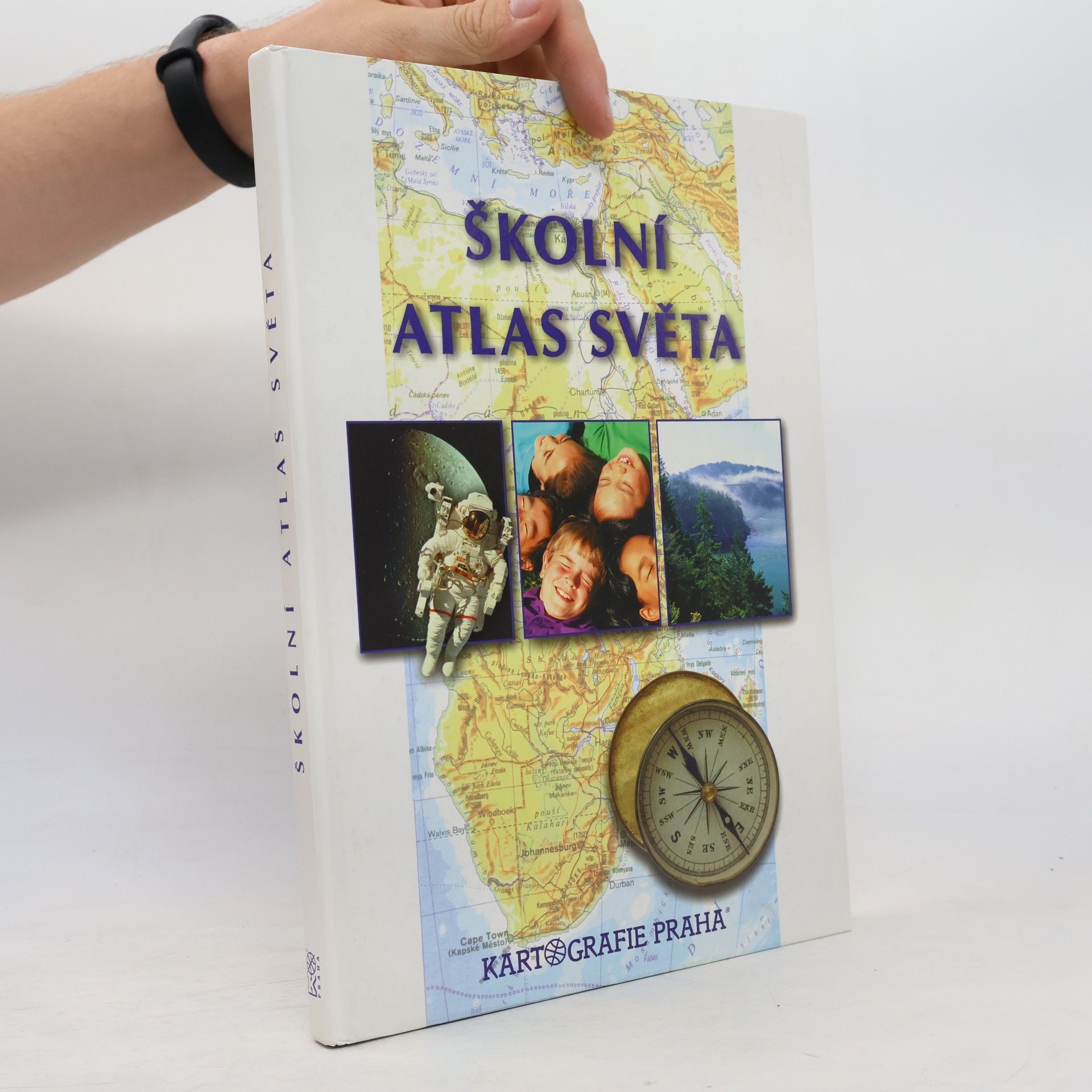 Věra Dobrovolná Školní atlas světa