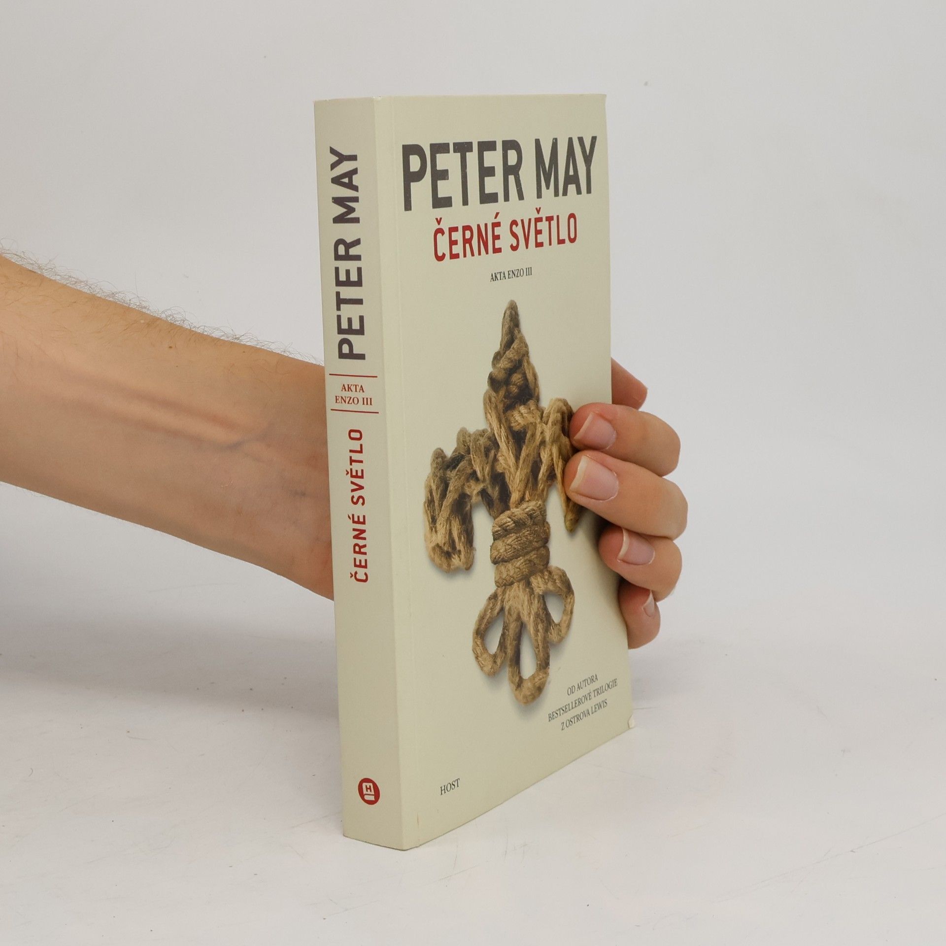 Peter May Černé světlo. Akta Enzo III