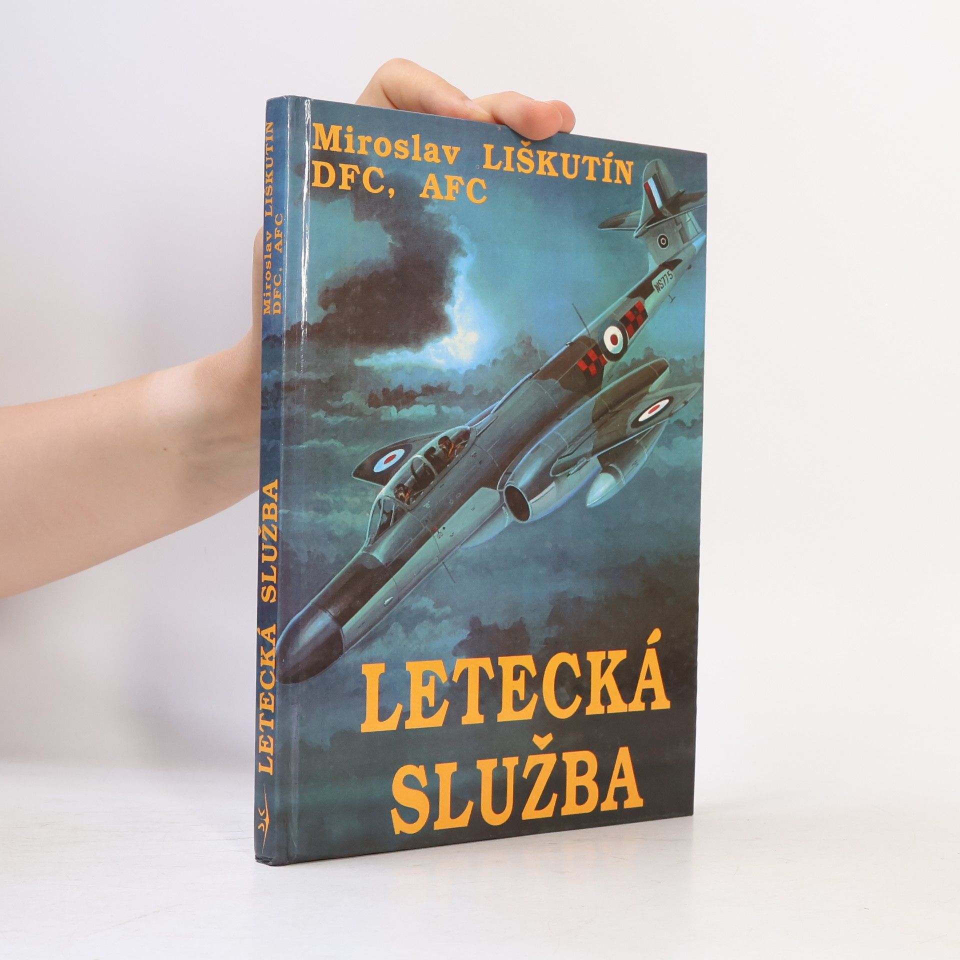 Miroslav Liškutín Letecká služba