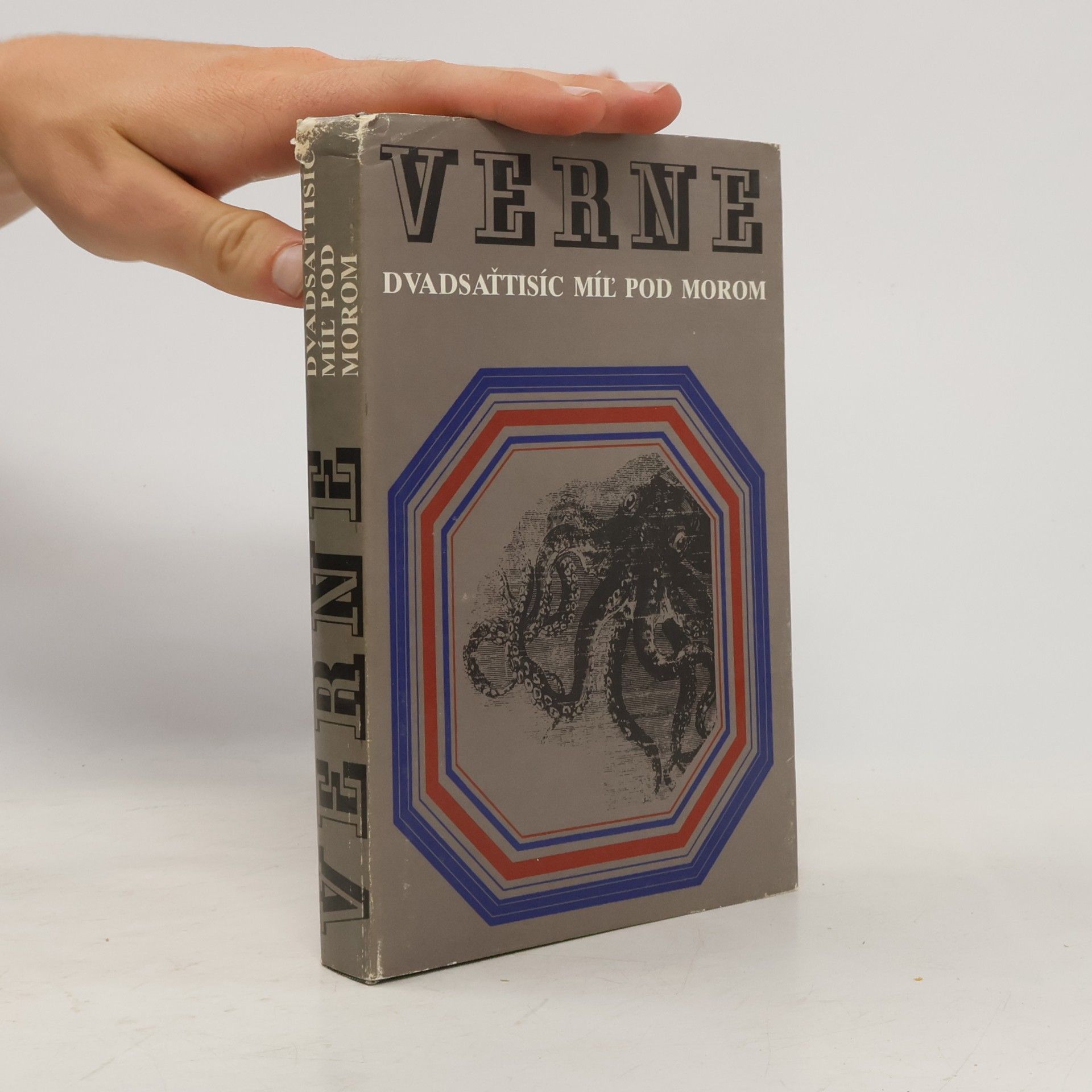 Jules Verne Dvadsaťtisíc míľ pod morom