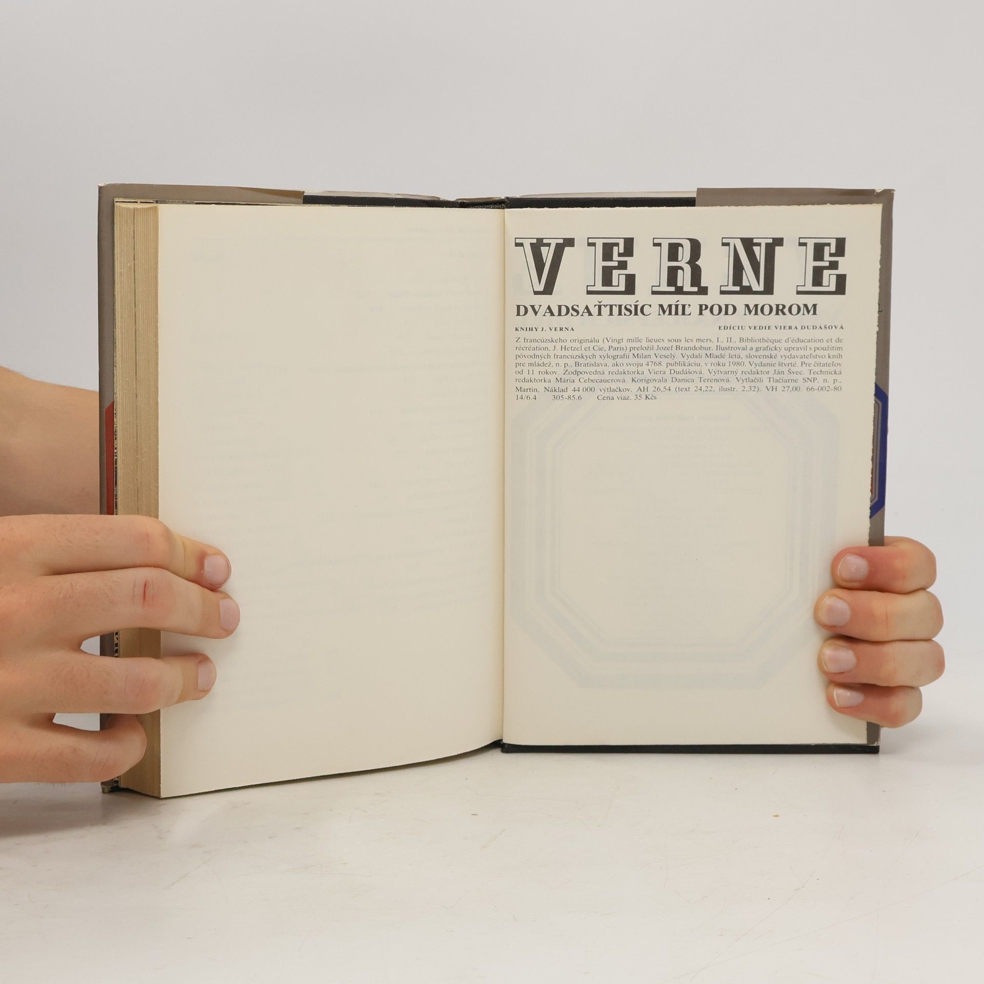 Jules Verne Dvadsaťtisíc míľ pod morom
