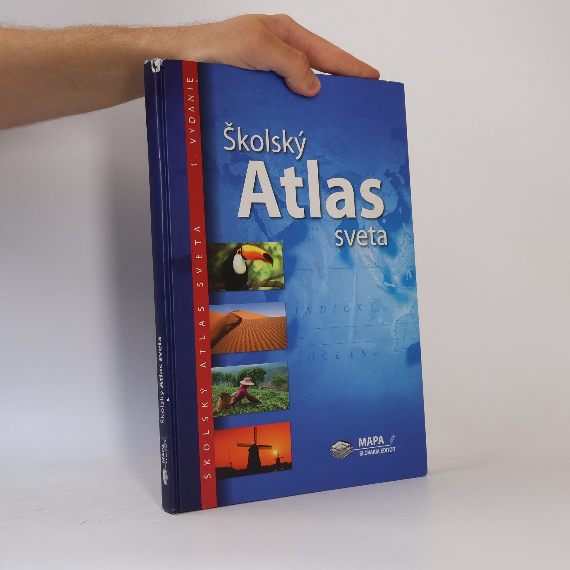 Autorenkollektiv Školský Atlas sveta