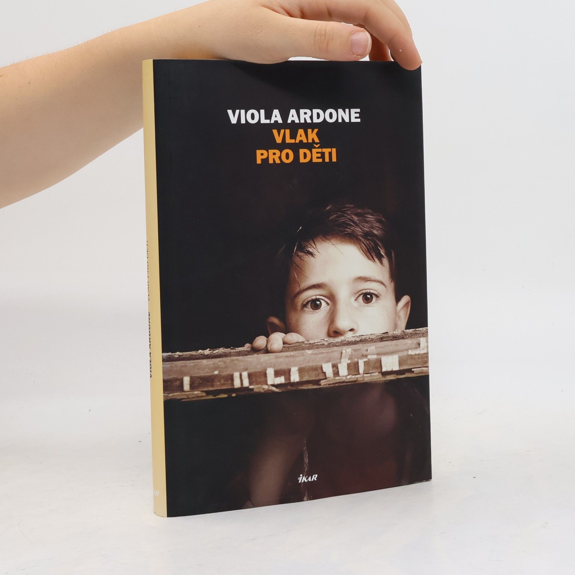 Viola Ardone Vlak pro děti