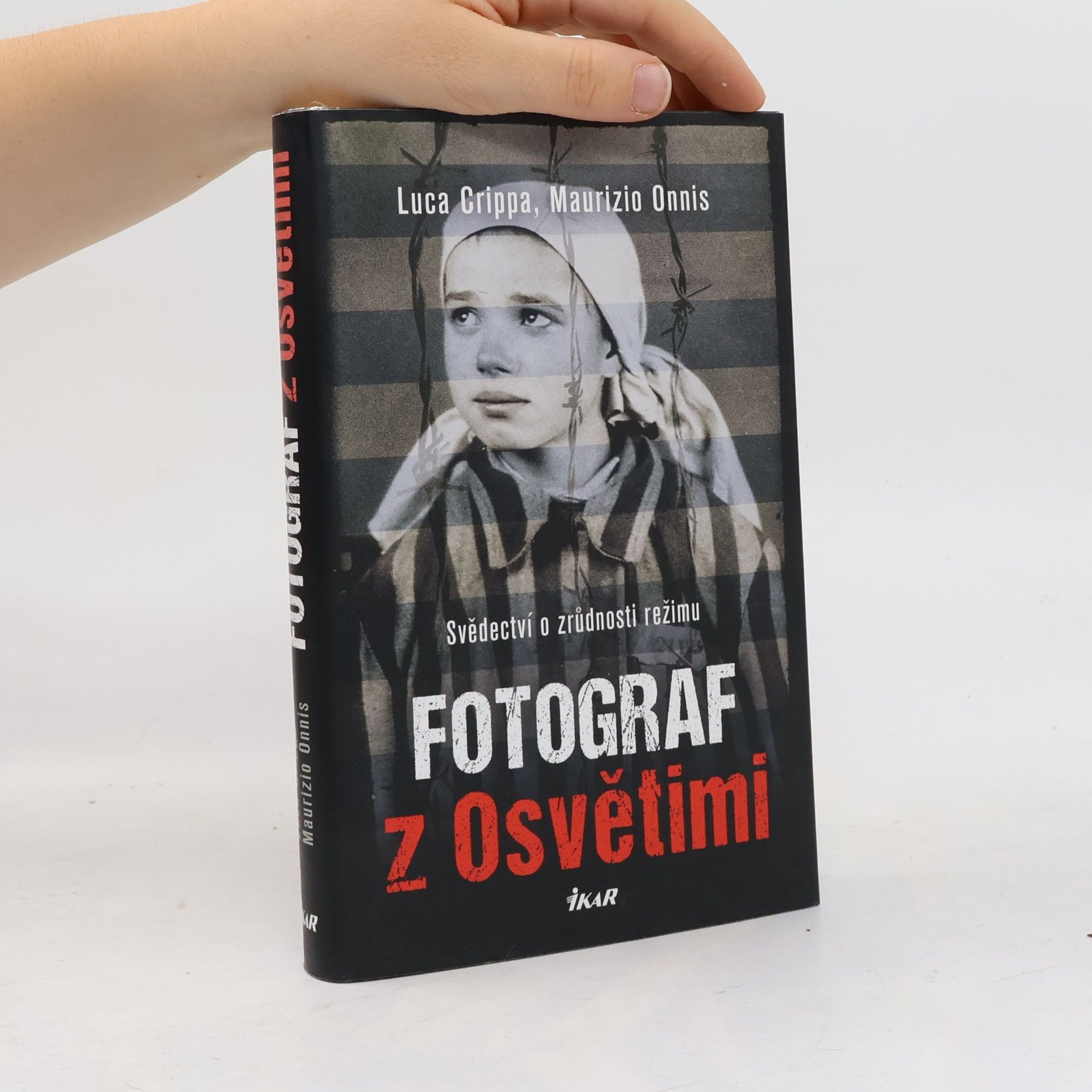 Luca Crippa Fotograf z Osvětimi